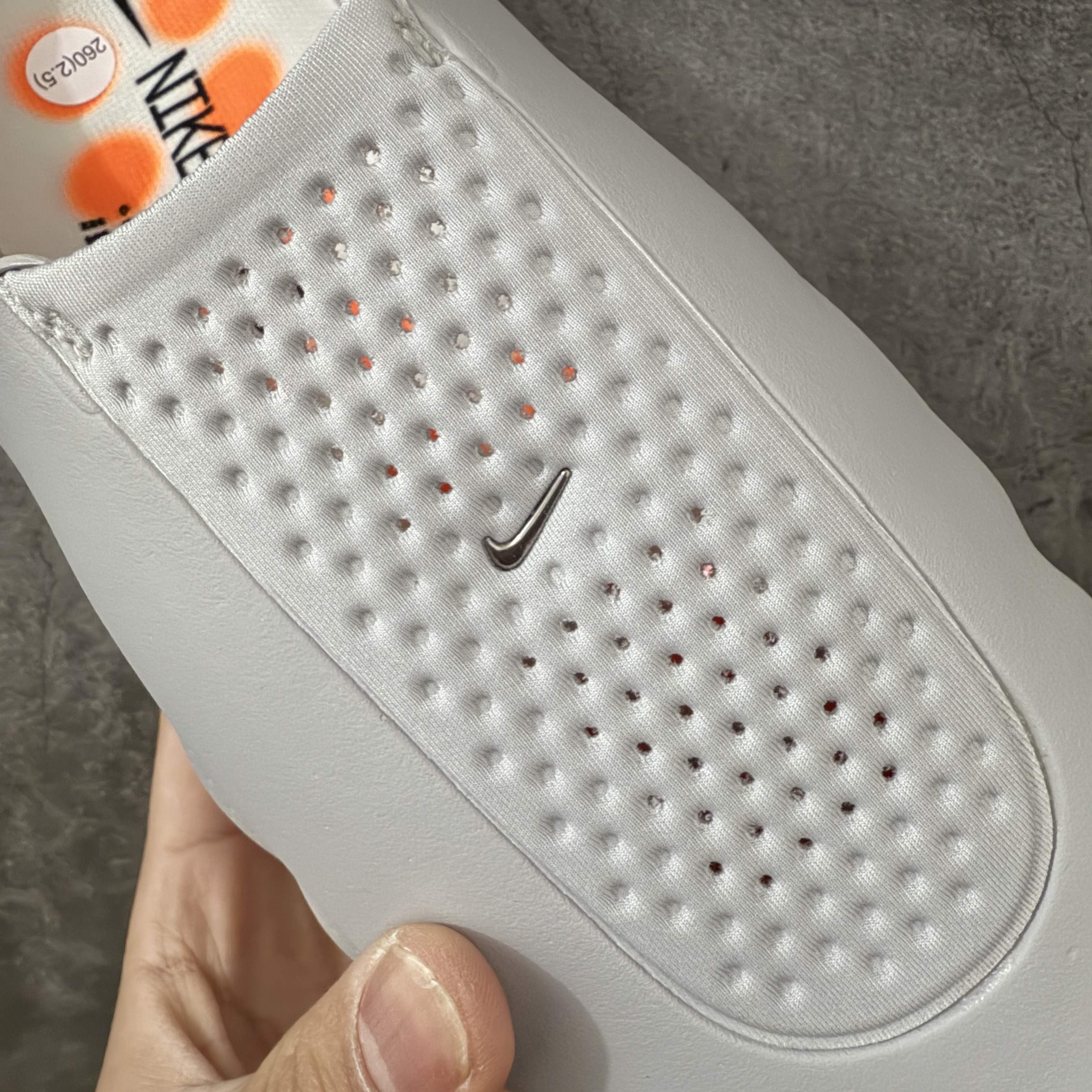 Nike Mind 001 Mules "Light Smoke Grey/Hyper Crimson"（HQ4307-003）