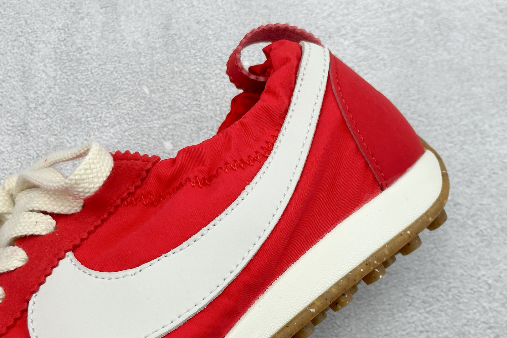 Jacquemus × Nike Women's Moon Shoe SP "University Red"（HV8547-600）