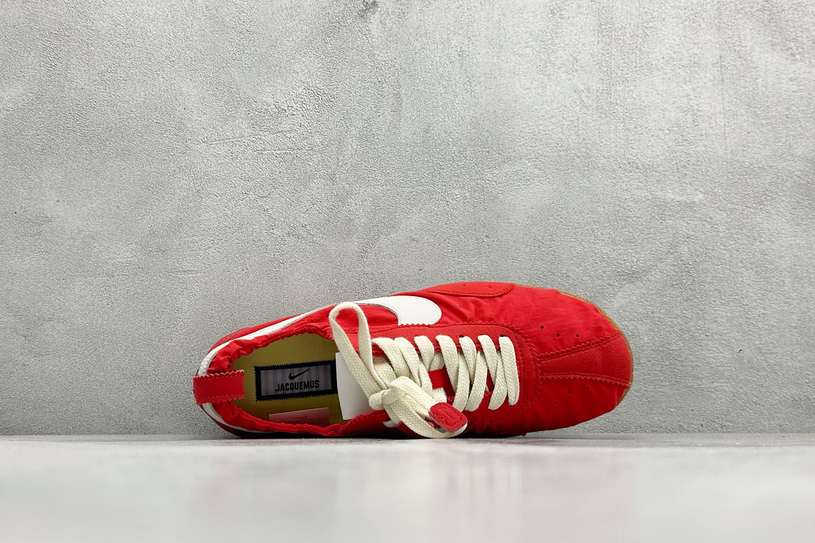 Jacquemus × Nike Women's Moon Shoe SP "University Red"（HV8547-600）