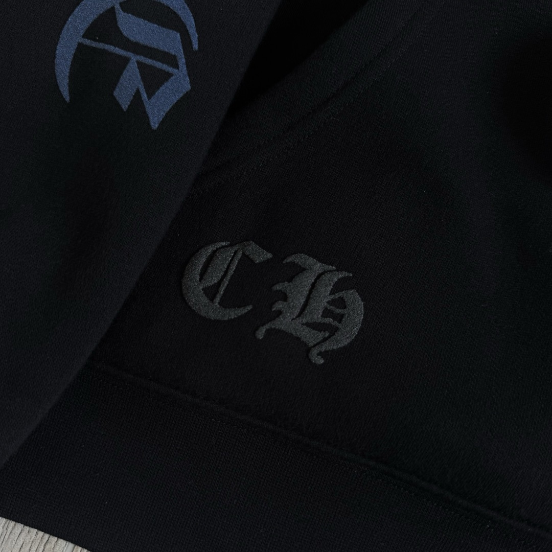 Chrome Hearts Men's Hoodie with Dagger Zipper Logo on Cuffs (CH-04533475）