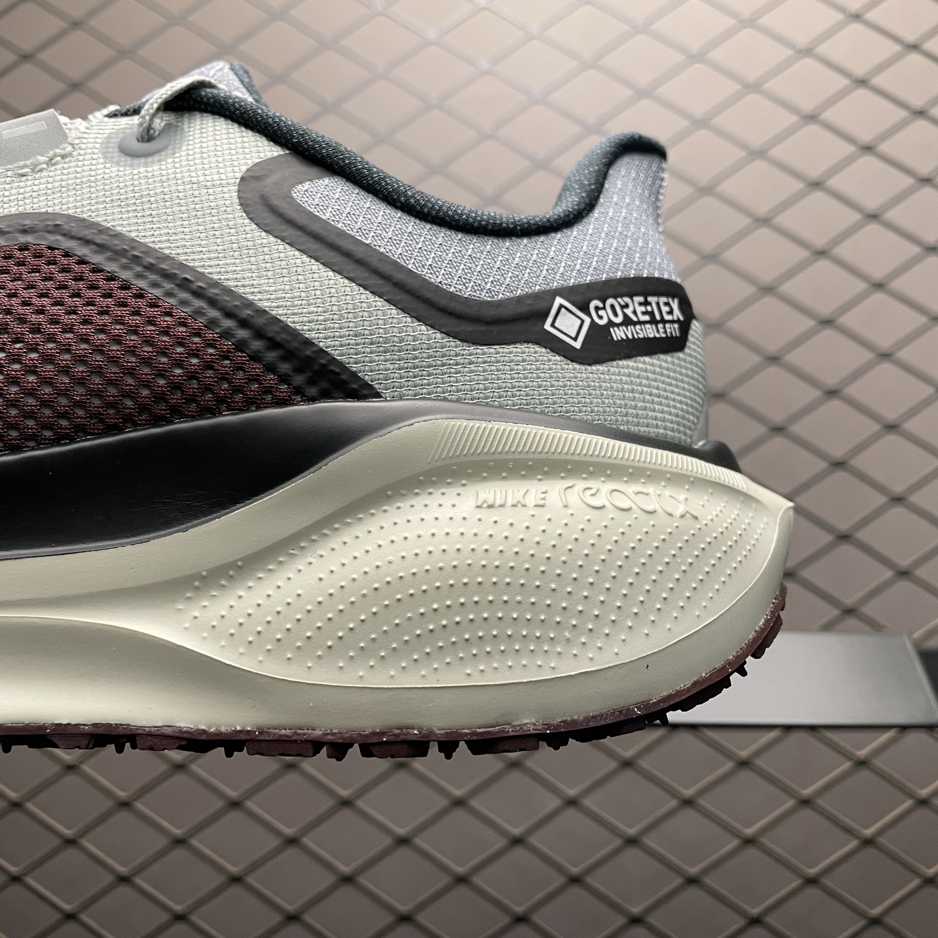 Nike Air Zoom Pegasus 41 Gore-Tex Light Pumice Burgandy Crush（ FQ1356-003）