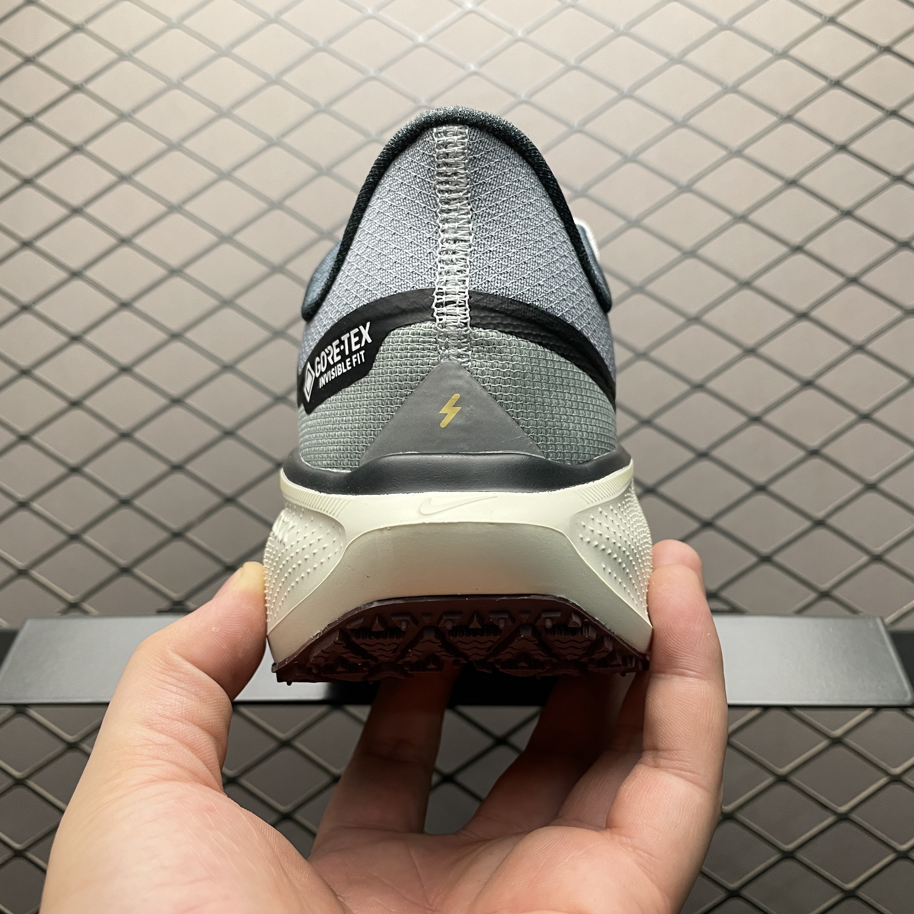 Nike Air Zoom Pegasus 41 Gore-Tex Light Pumice Burgandy Crush（ FQ1356-003）