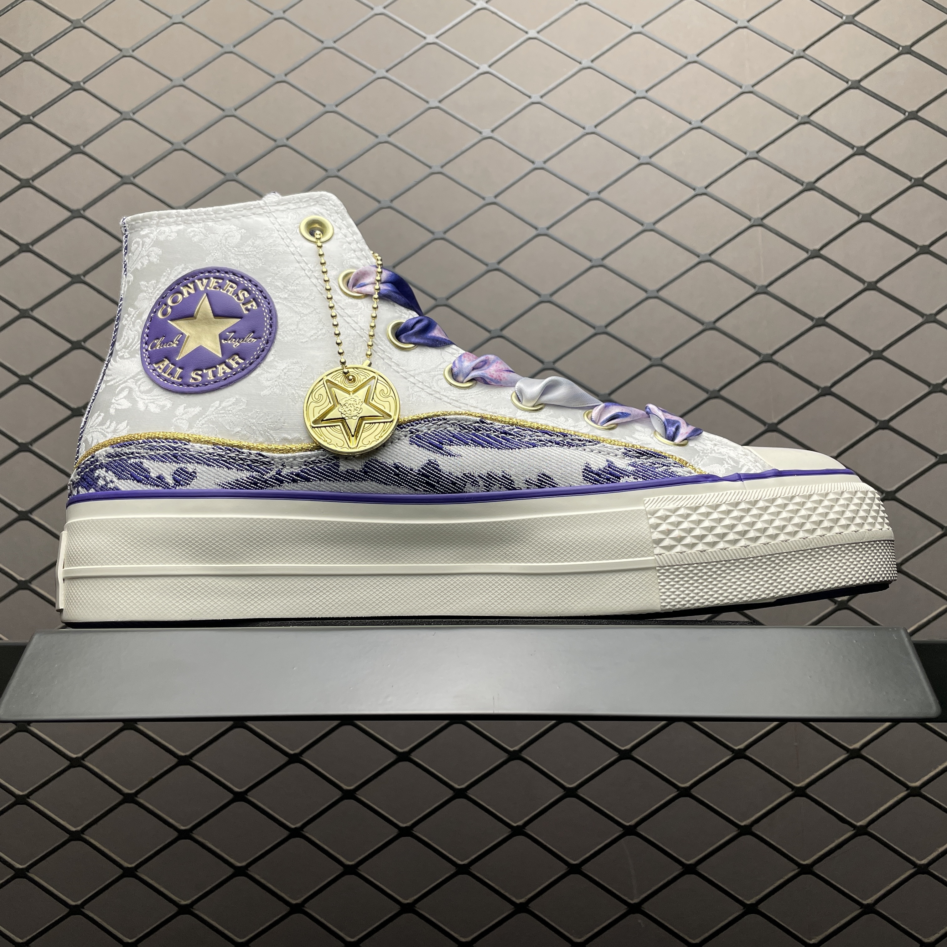 Converse Snake Year Limited Edition Sneakers（A13353C）