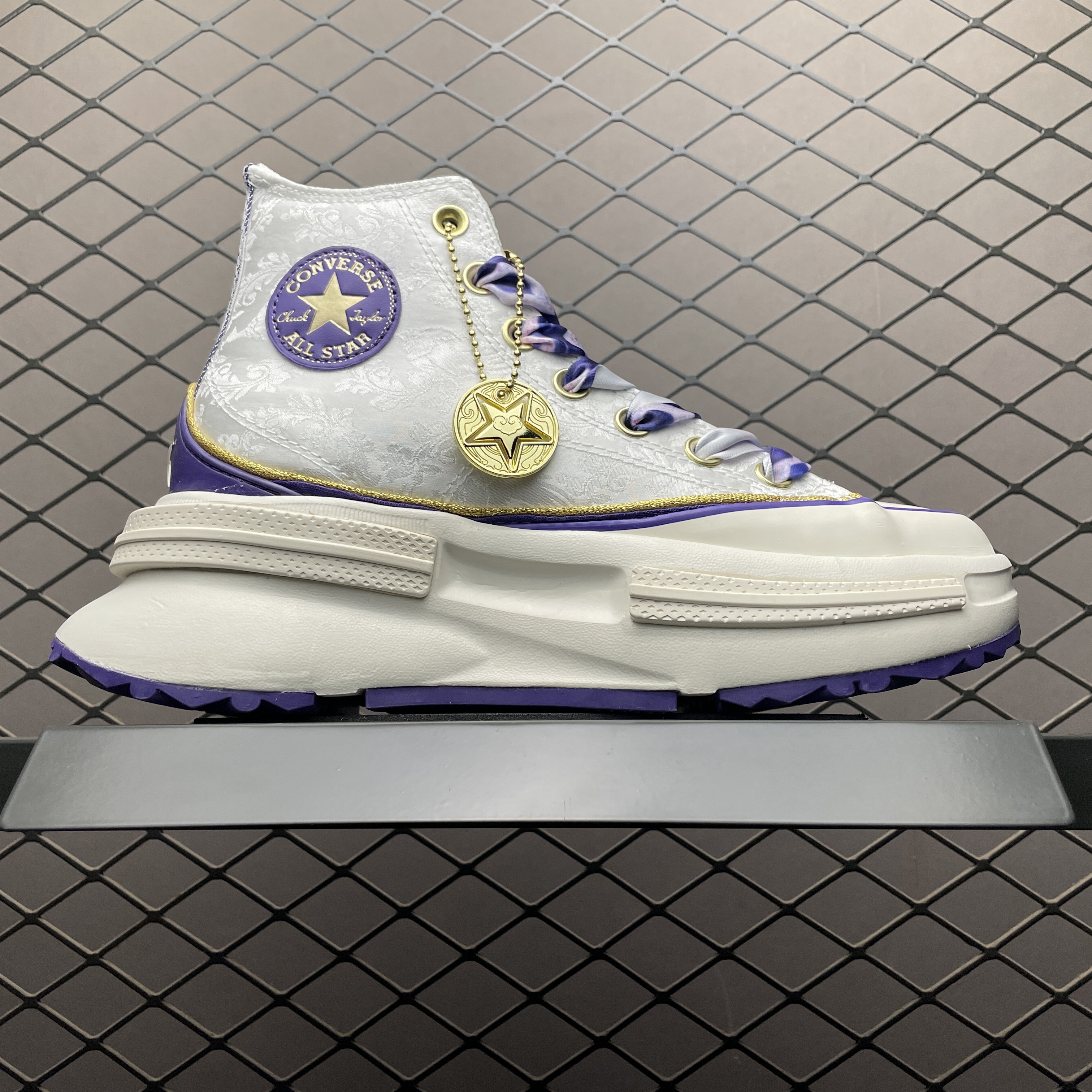 Converse Snake Year Limited Edition Sneakers（A13350C）