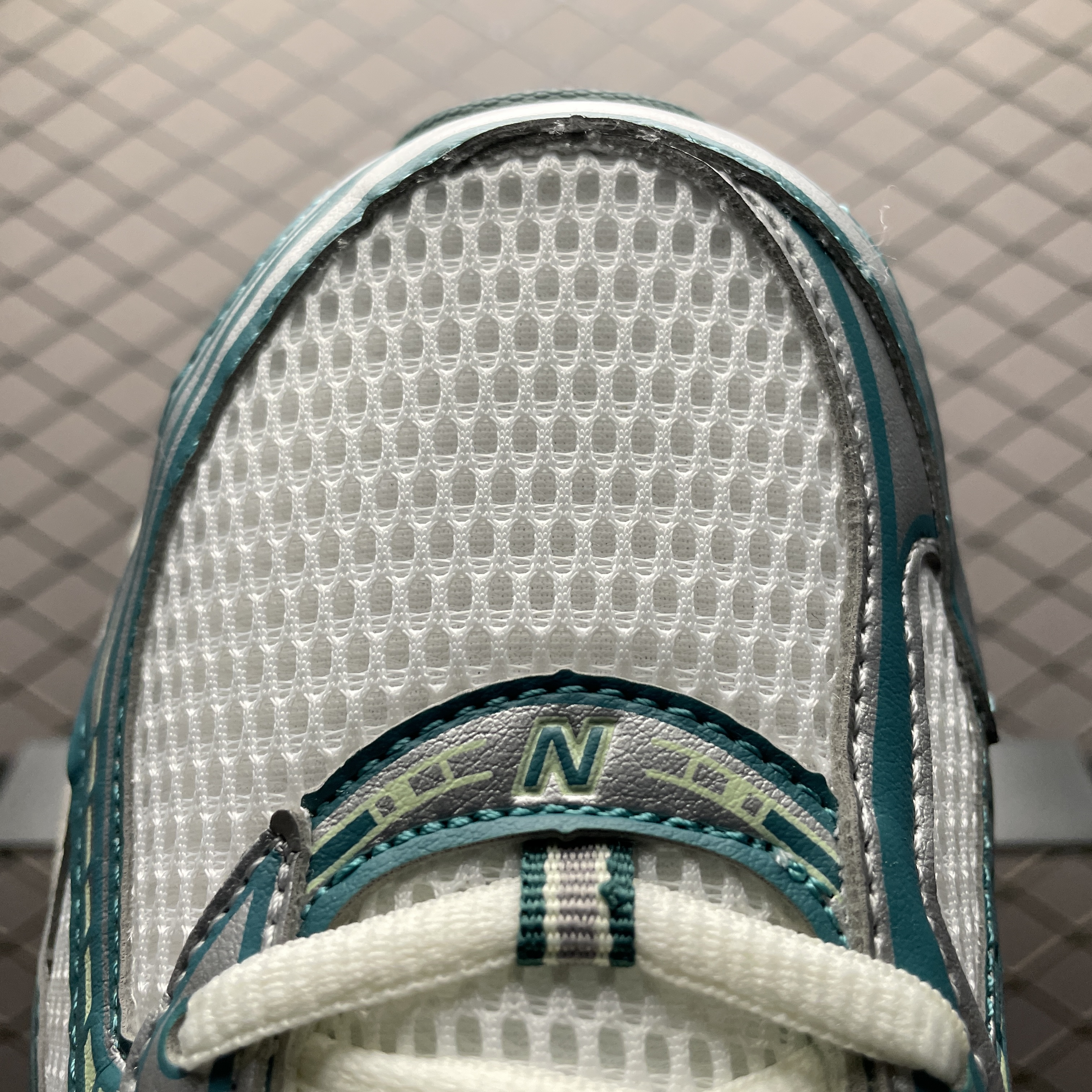 New Balance U740 White/Green (U740GR2)