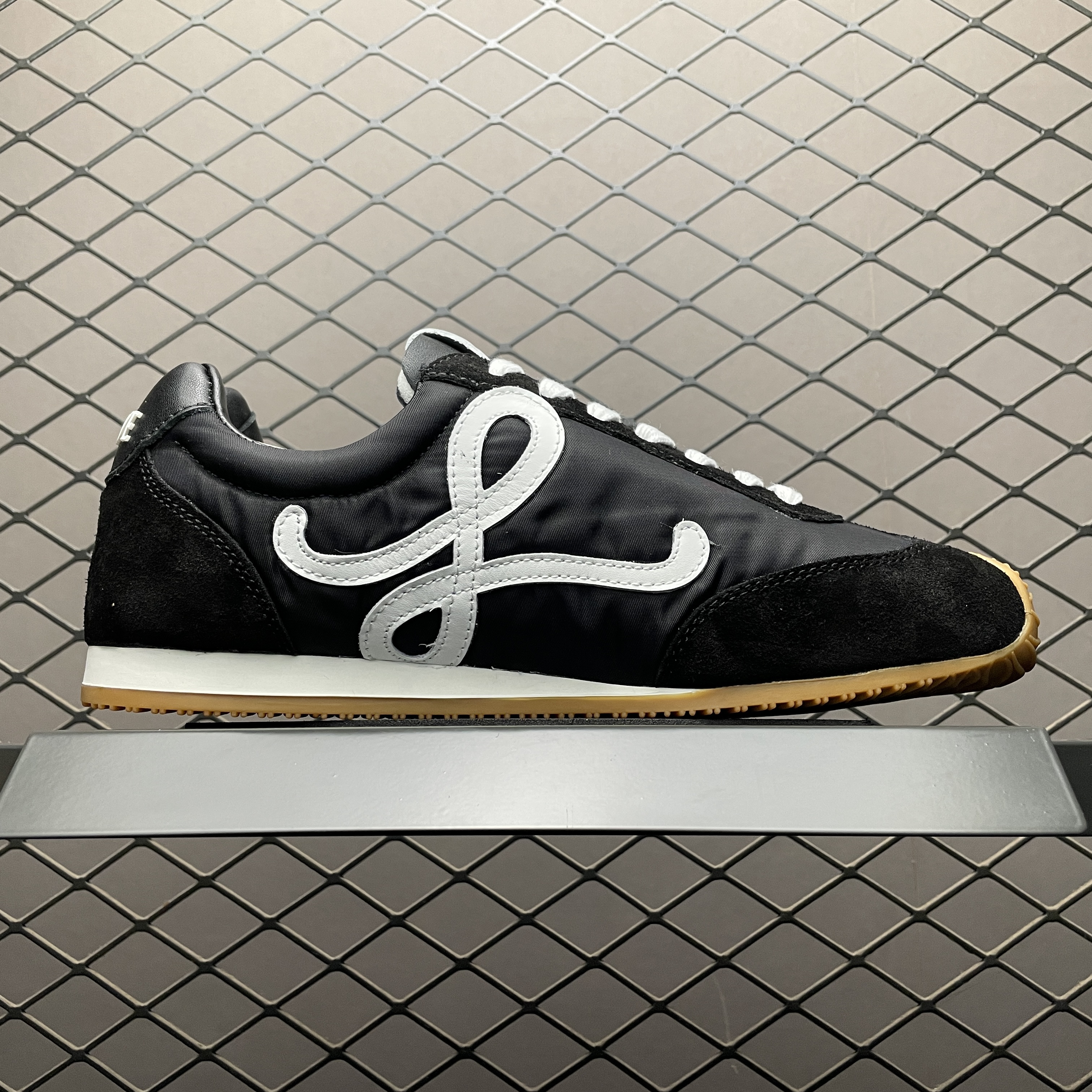 LOEWE  Ballet Runner 2.0 in nylon and calfskin(M816282XB3-1102)