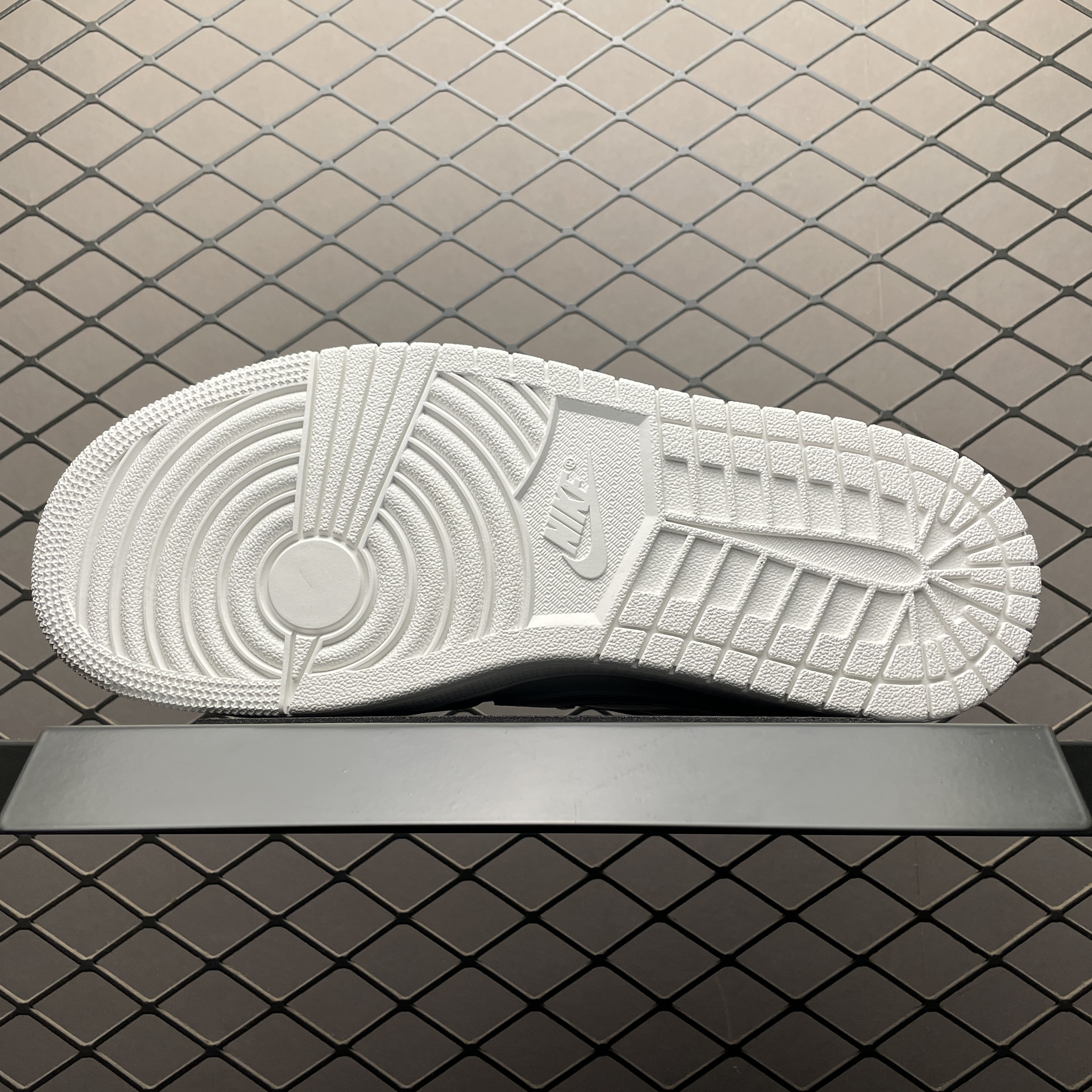 Travis Scott x Nike Air Jordan 1 Low OG “White Party (TD1226-111)