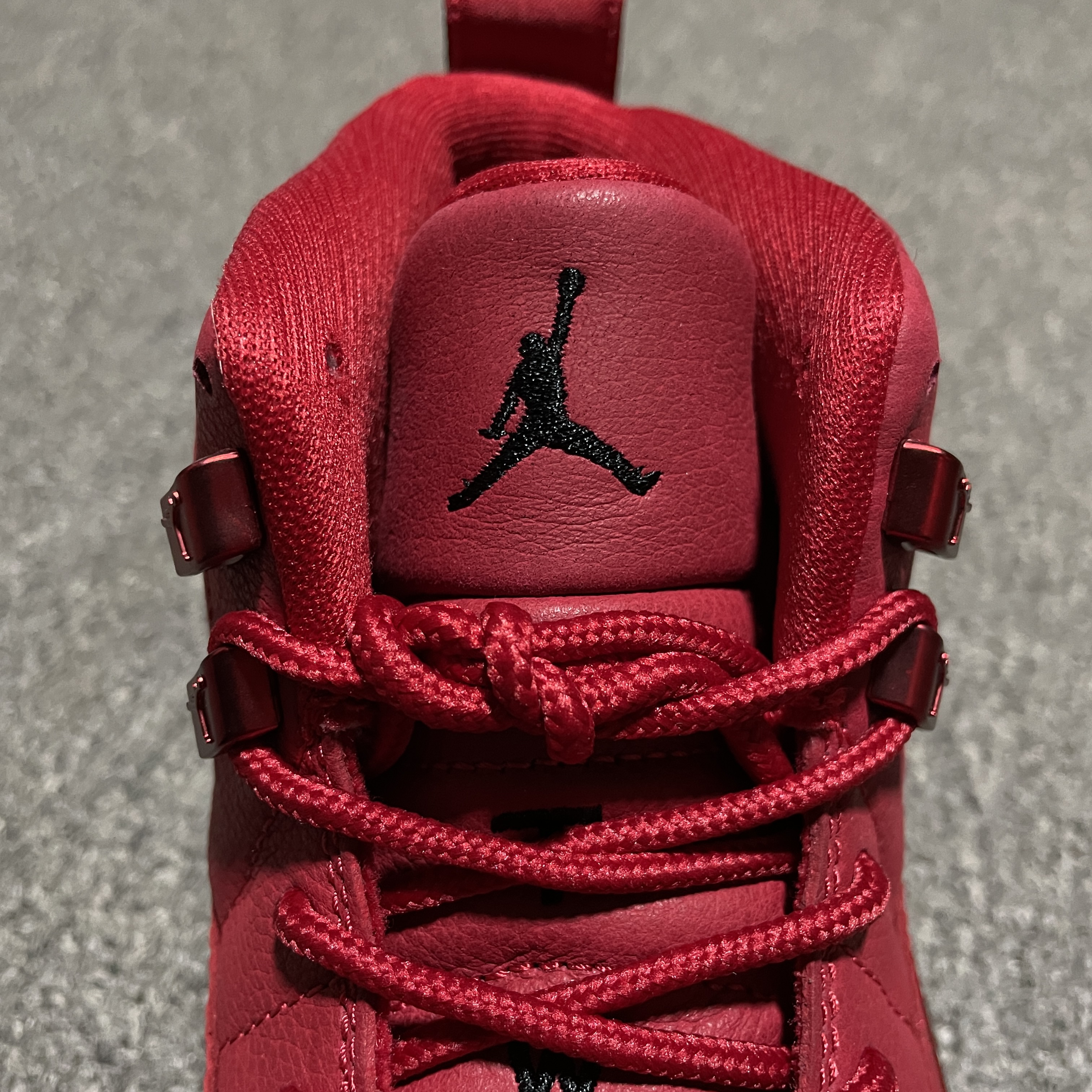 NIKE AIR JORDAN 12 RETRO "GYM RED" (2018) (130690-601)