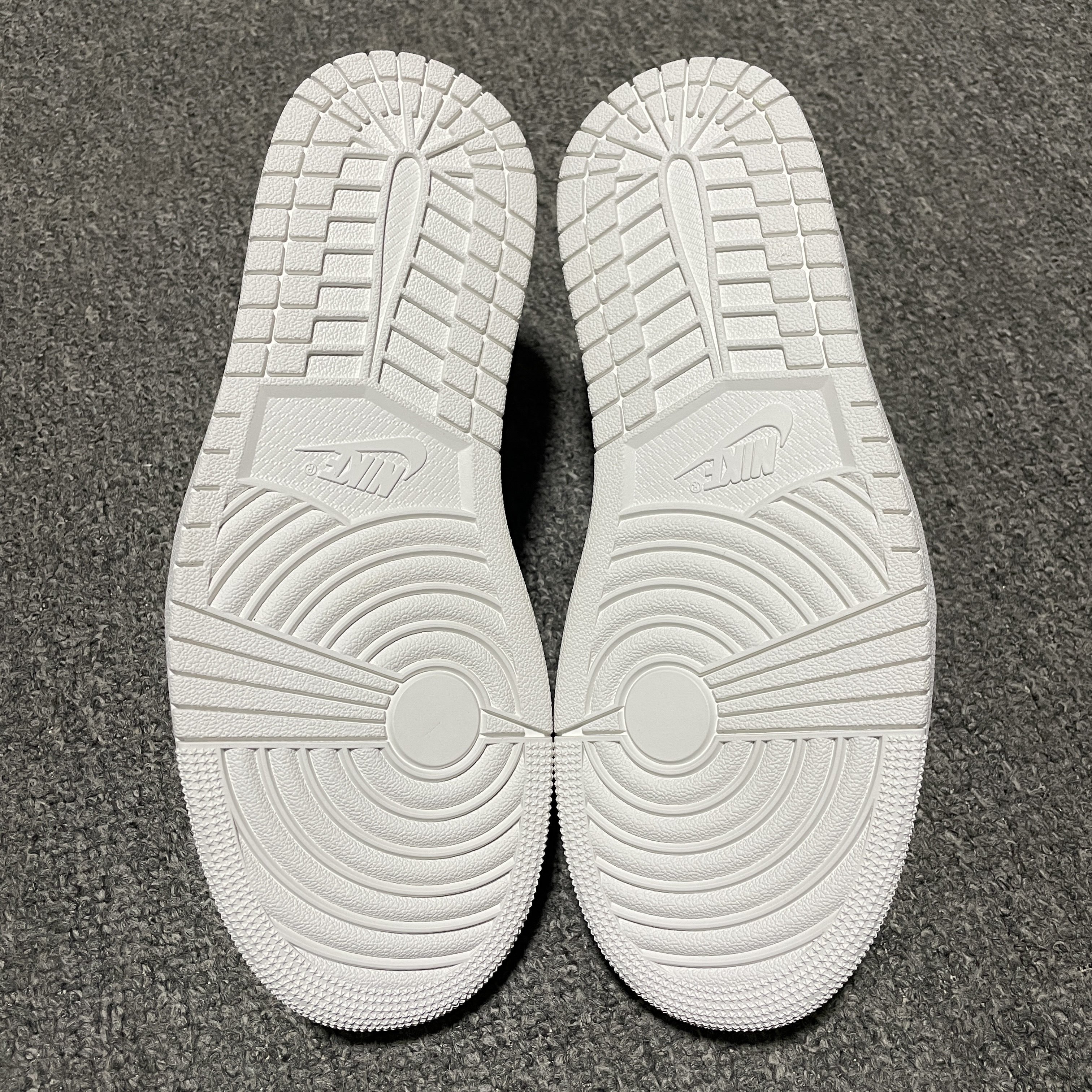 Travis Scott x Nike Air Jordan 1 Low OG “White Party (TD1226-111)