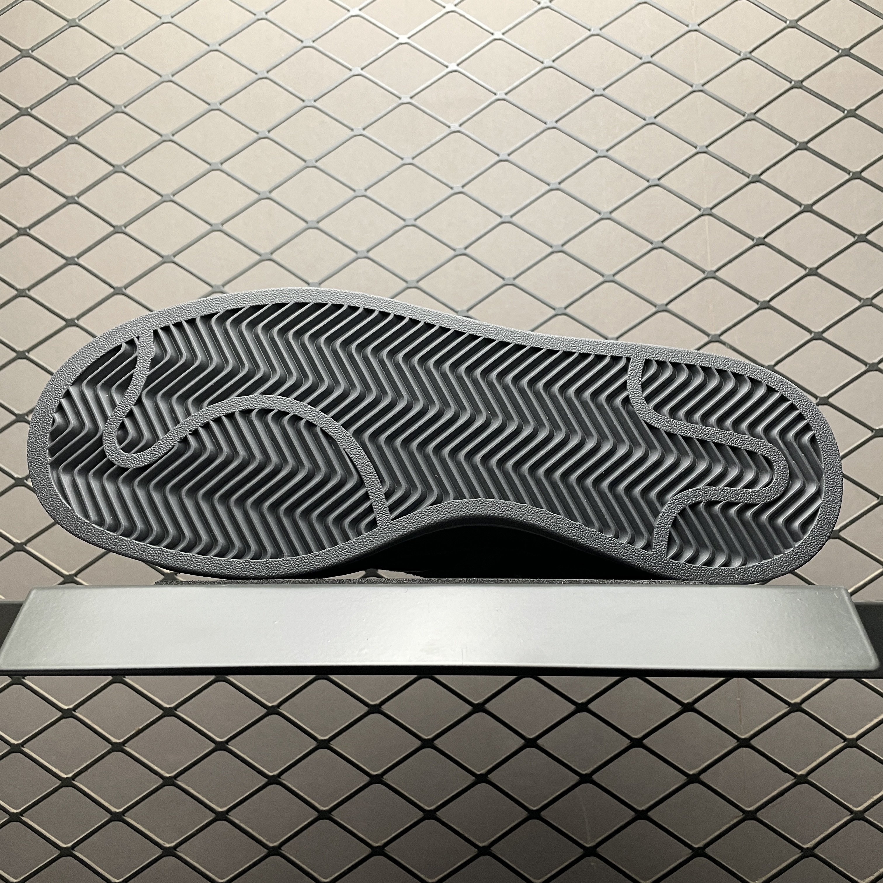 Youth of Paris × adidas Originals Campus 00s "Carbon/Green/Black（ IE8349）