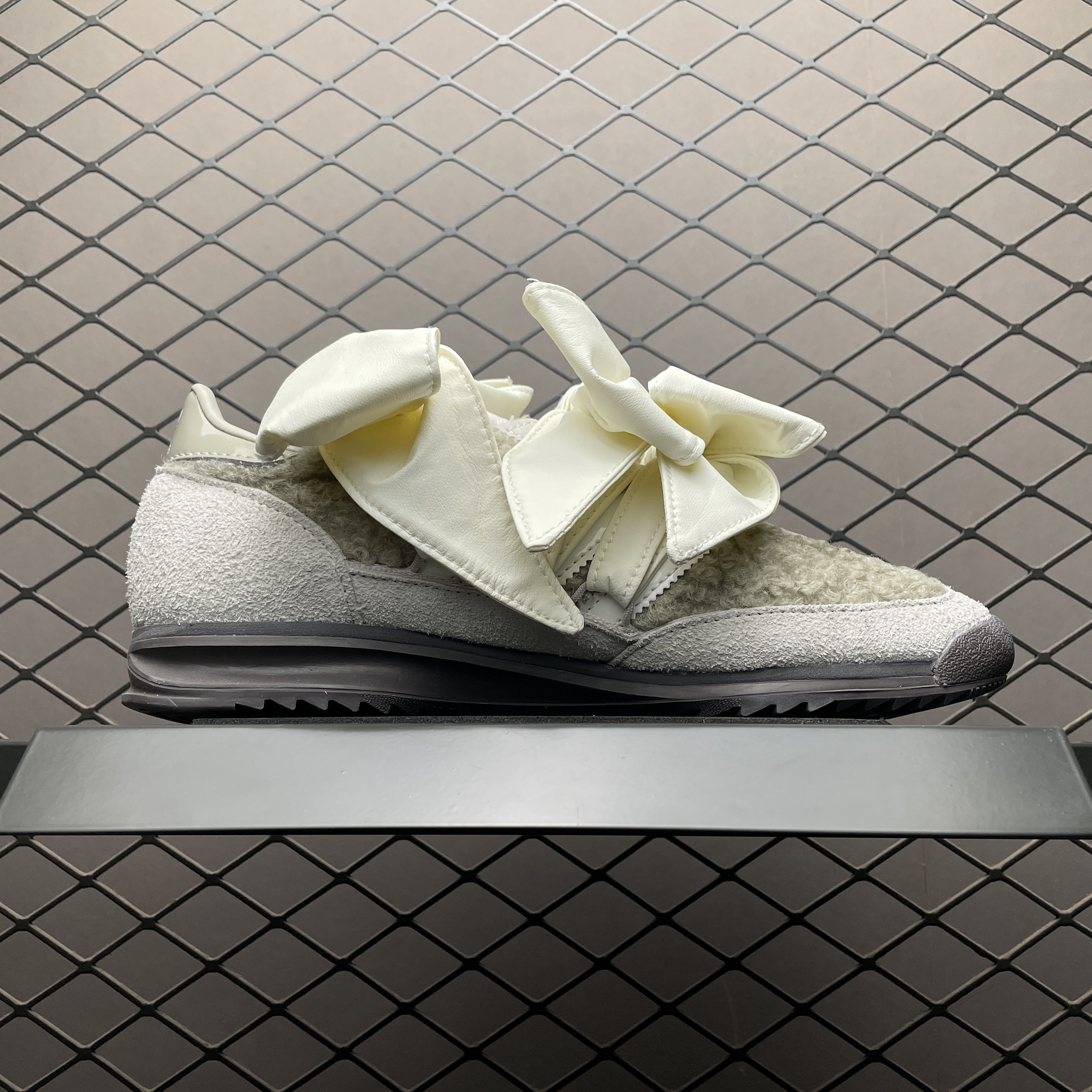 Caroline Hú × adidas Originals Women's SL 72 OG "Grey One"（JQ8736）