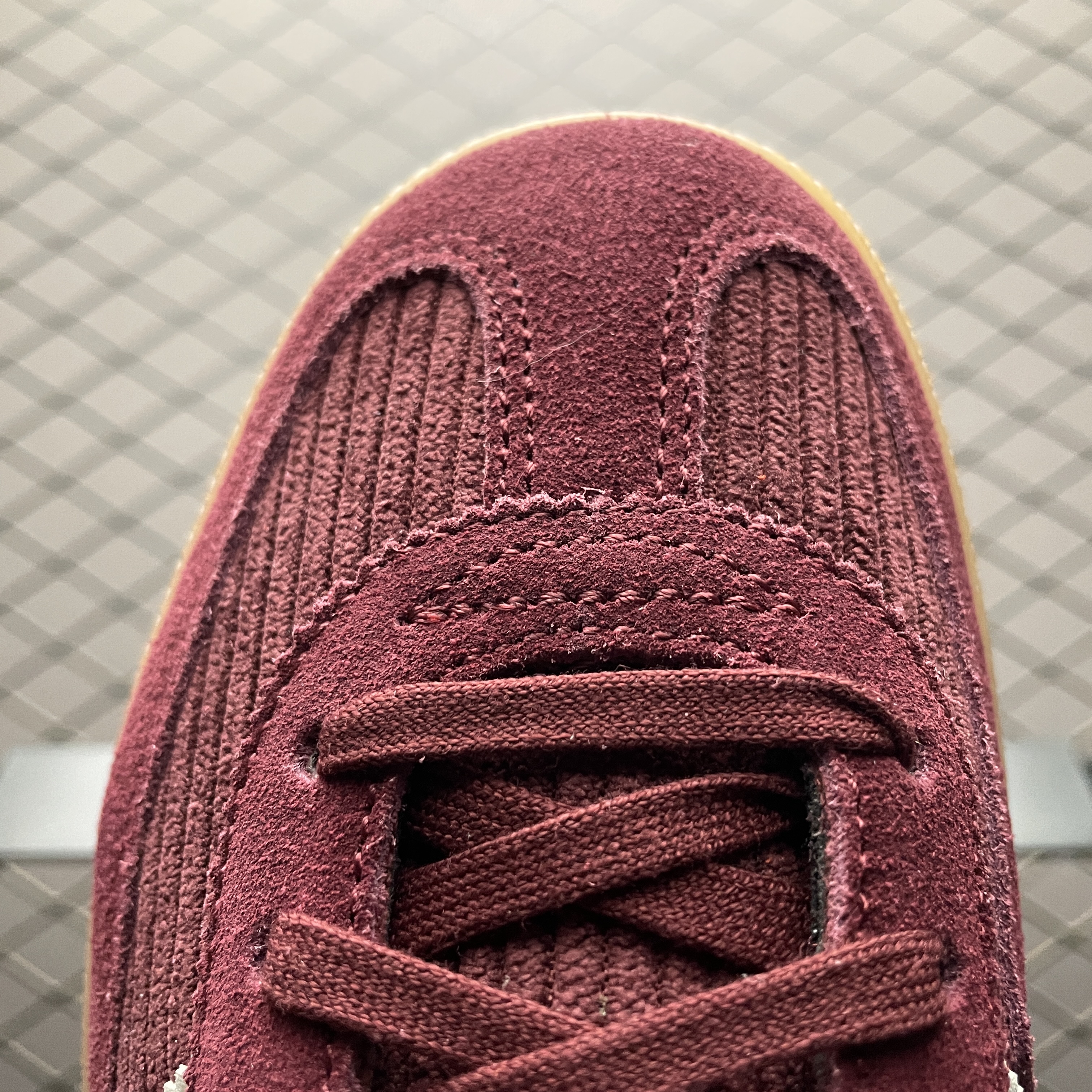 adidas Originals Women's Handball Spezial "Shadow Red/Off White/Gum"（IG1978）