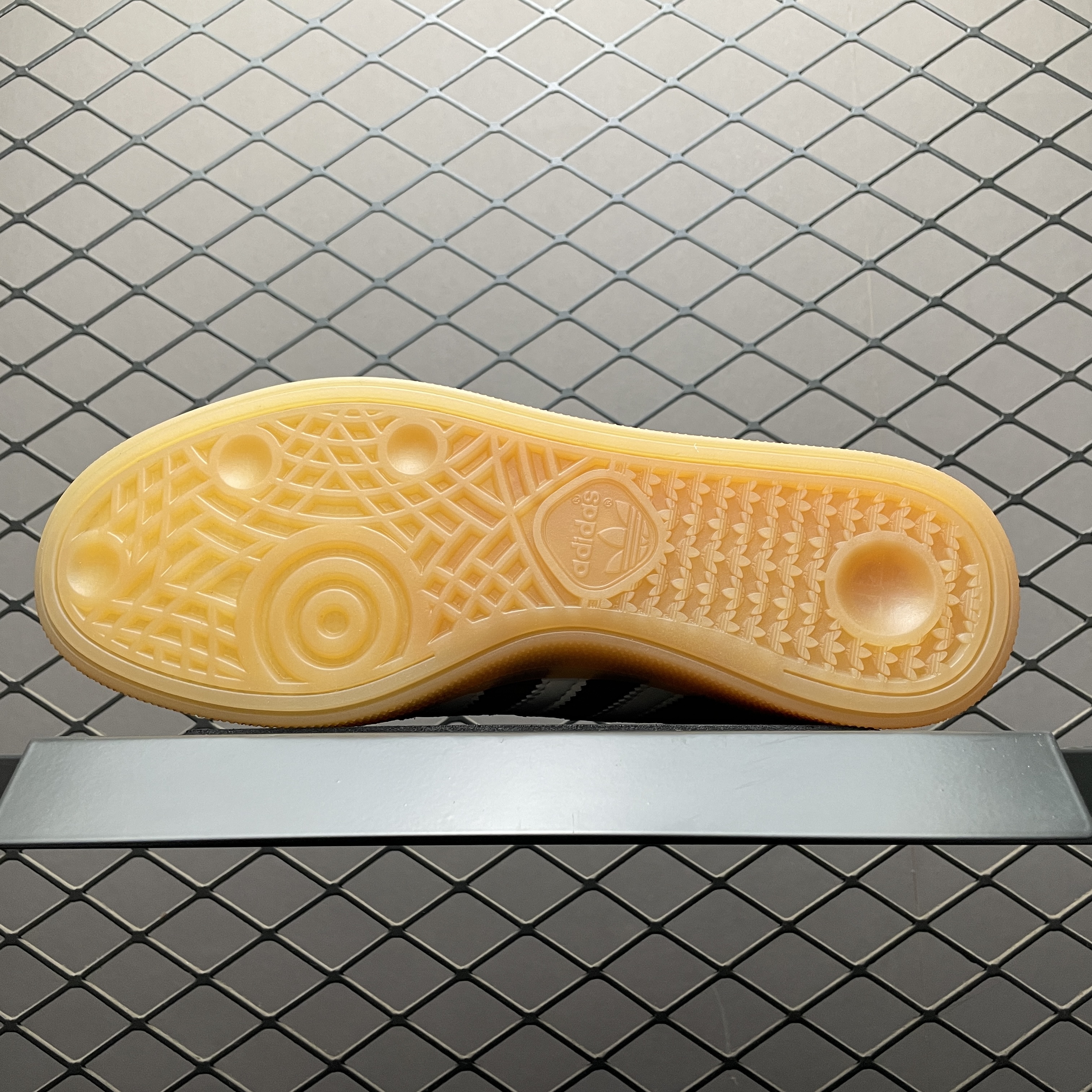 adidas Originals Women's Handball Spezial "Shadow Red/Off White/Gum"（IG1978）