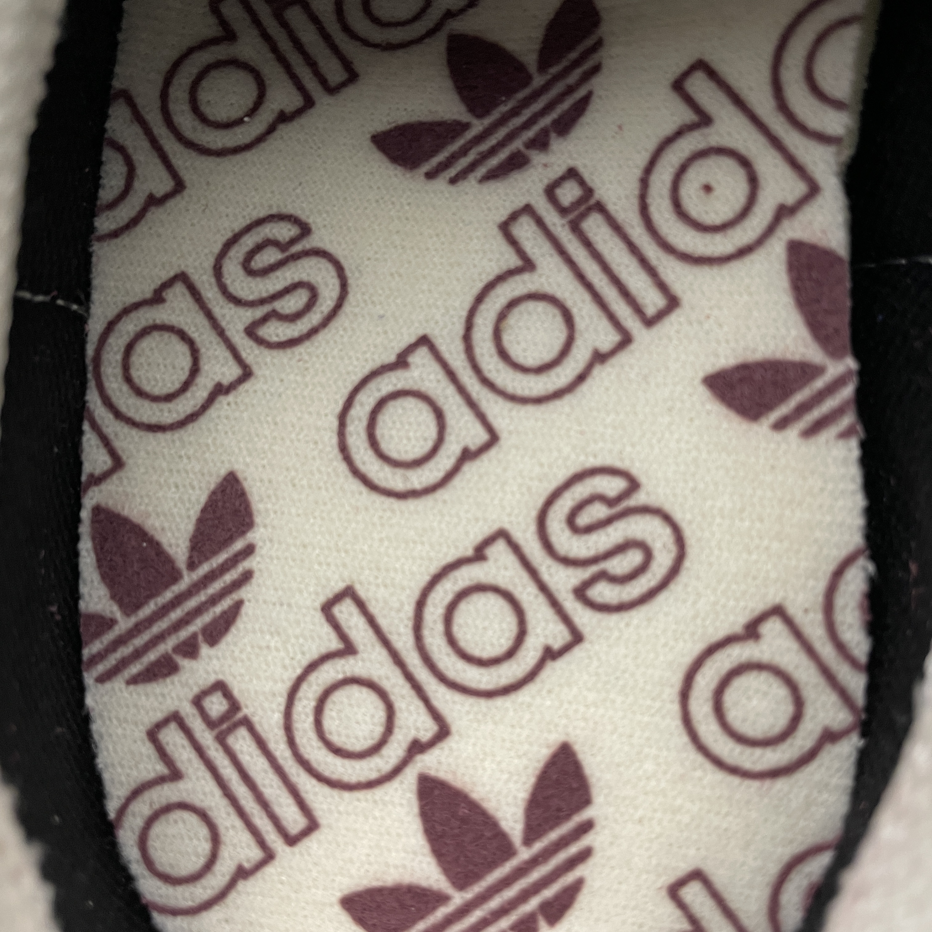 adidas Originals Women's Handball Spezial "Shadow Red/Off White/Gum"（IG1978）