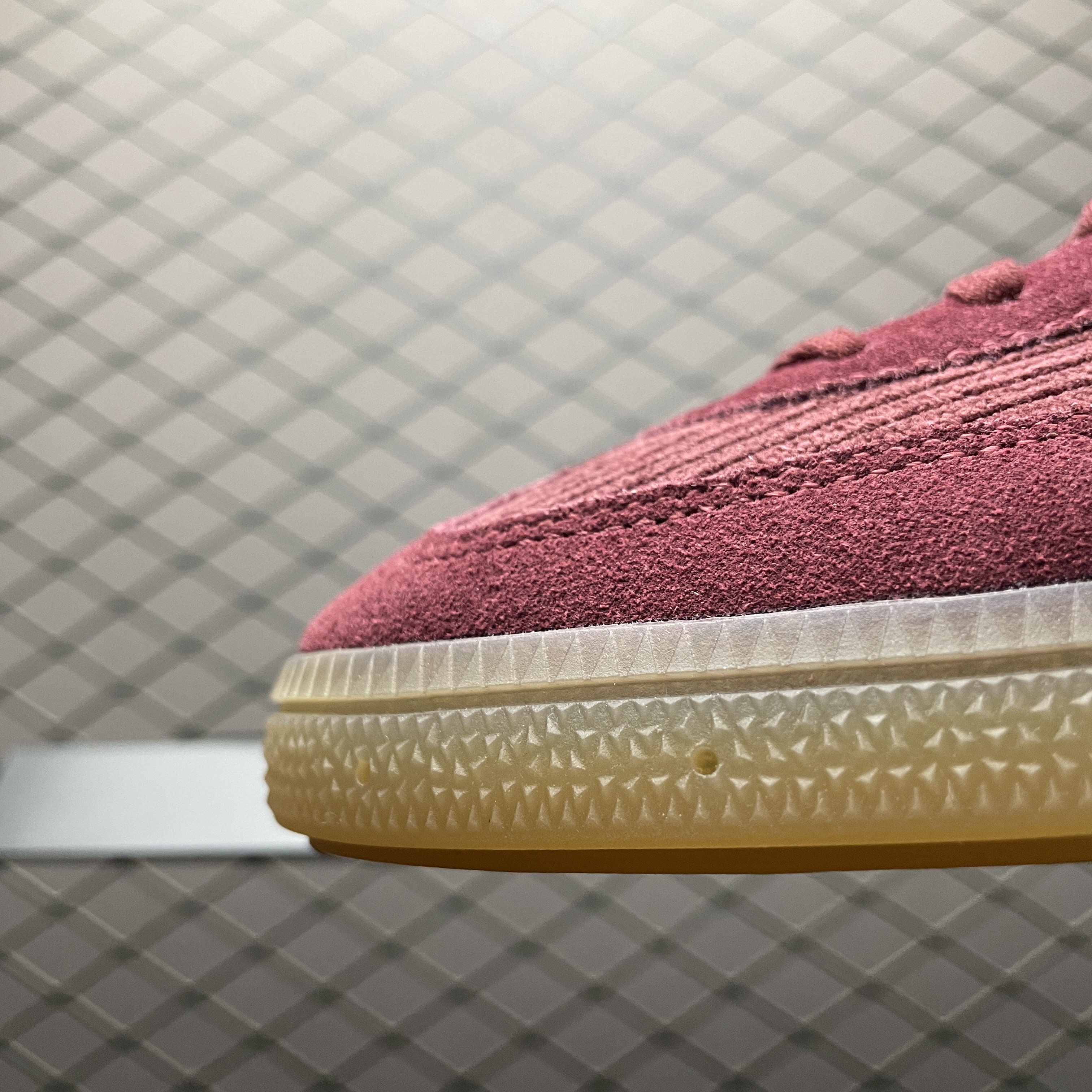 adidas Originals Women's Handball Spezial "Shadow Red/Off White/Gum"（IG1978）