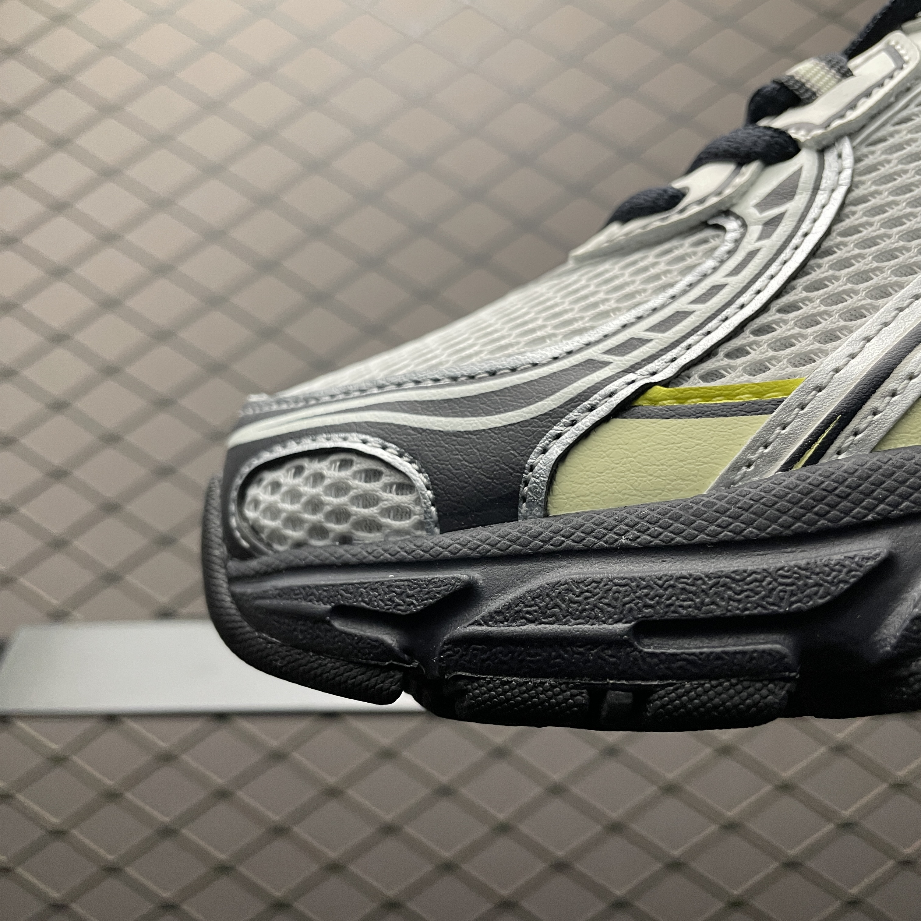 New Balance 740 "White/Yellow" (U740FR2）