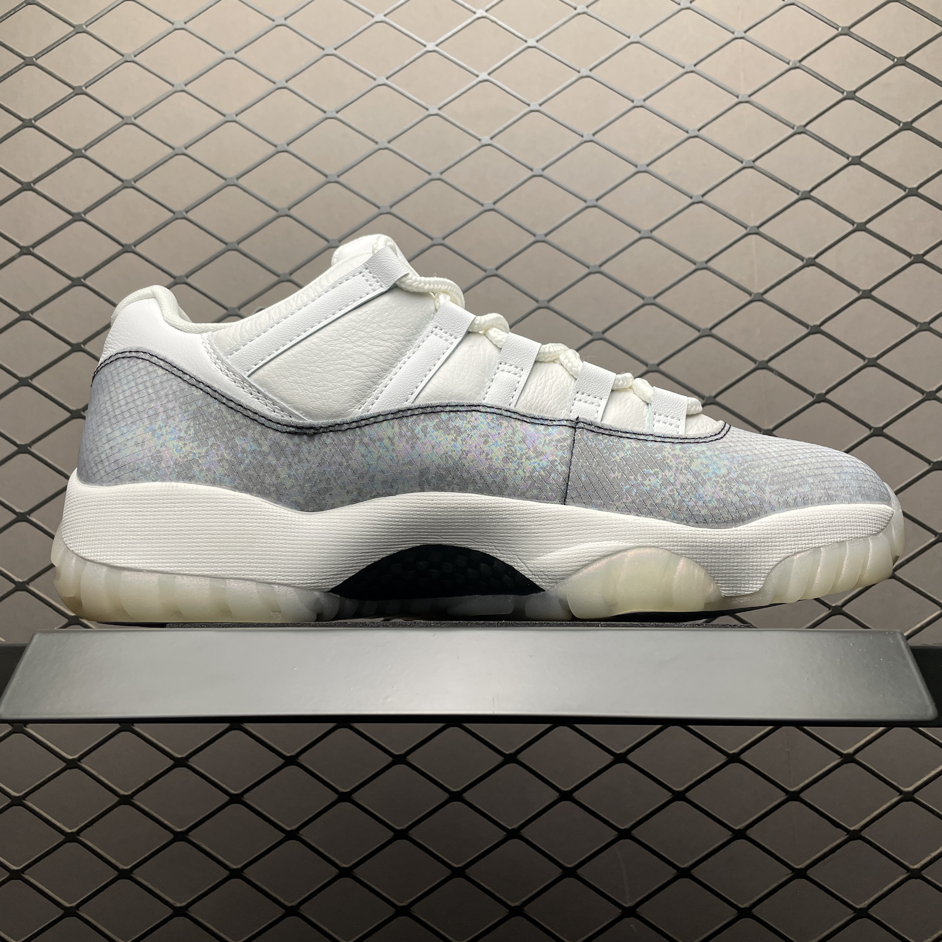 Nike Air Jordan 11 Retro Low "Year of the Snake"（HQ7000-001）