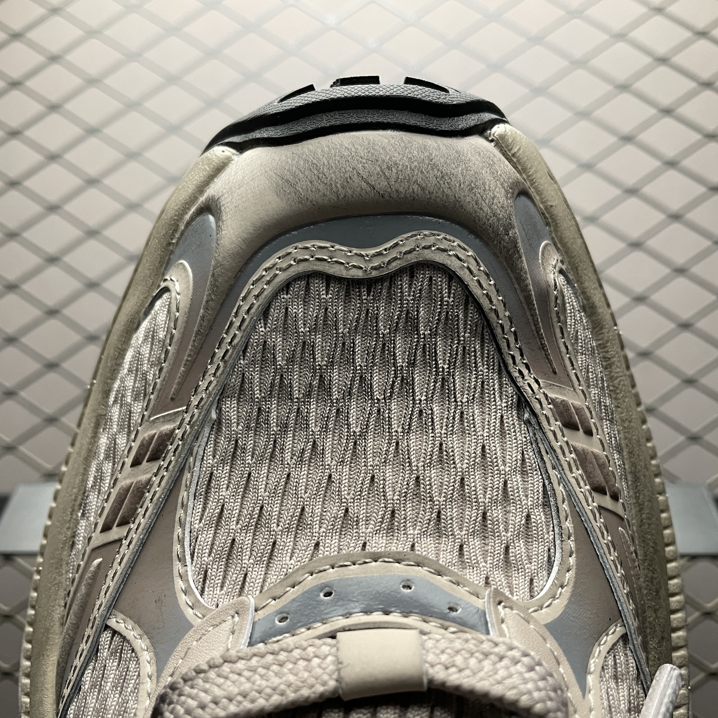 BALENCIAGA 6XL Sneaker "Taupe/Grey/Black"（815859W2MV22211）