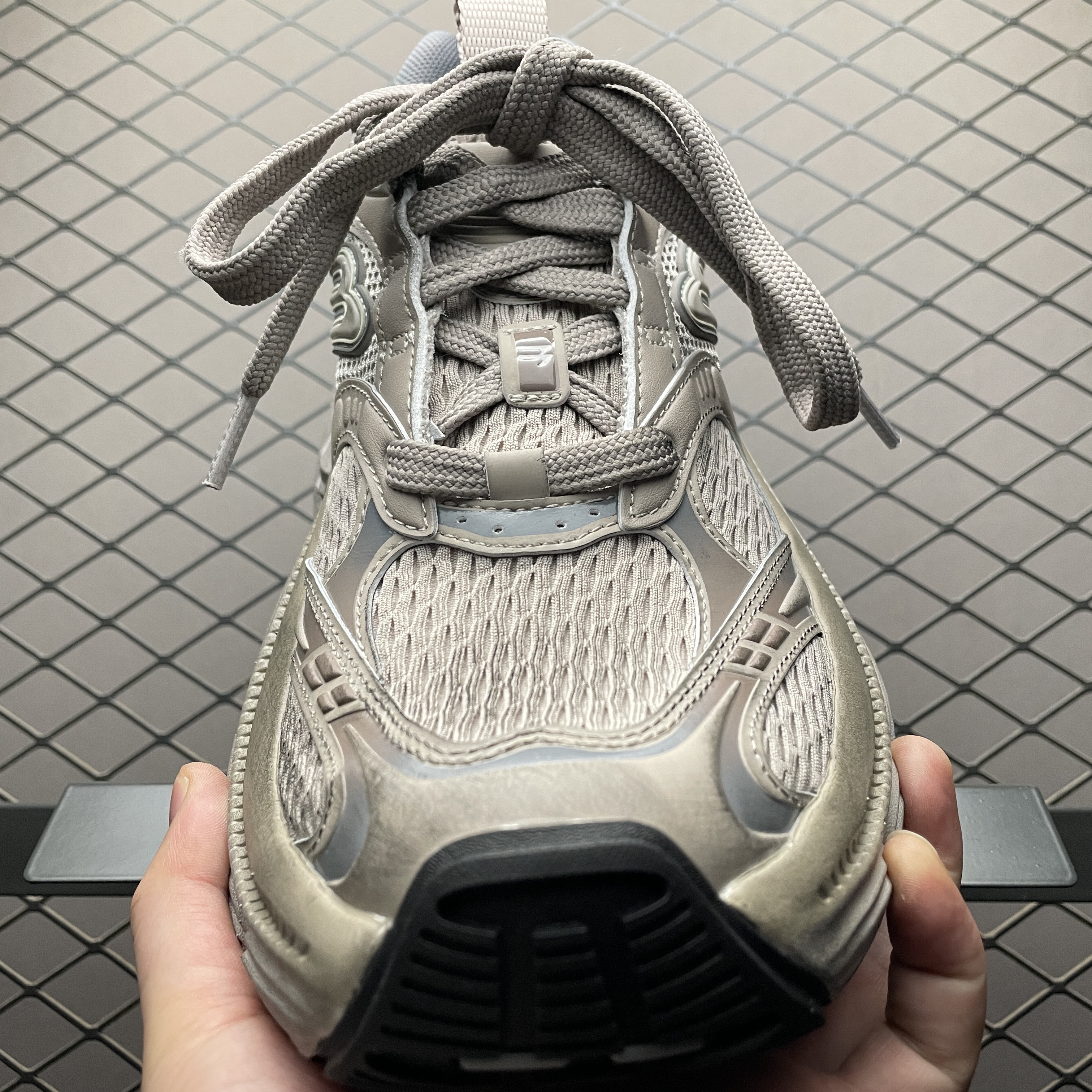 BALENCIAGA 6XL Sneaker "Taupe/Grey/Black"（815859W2MV22211）