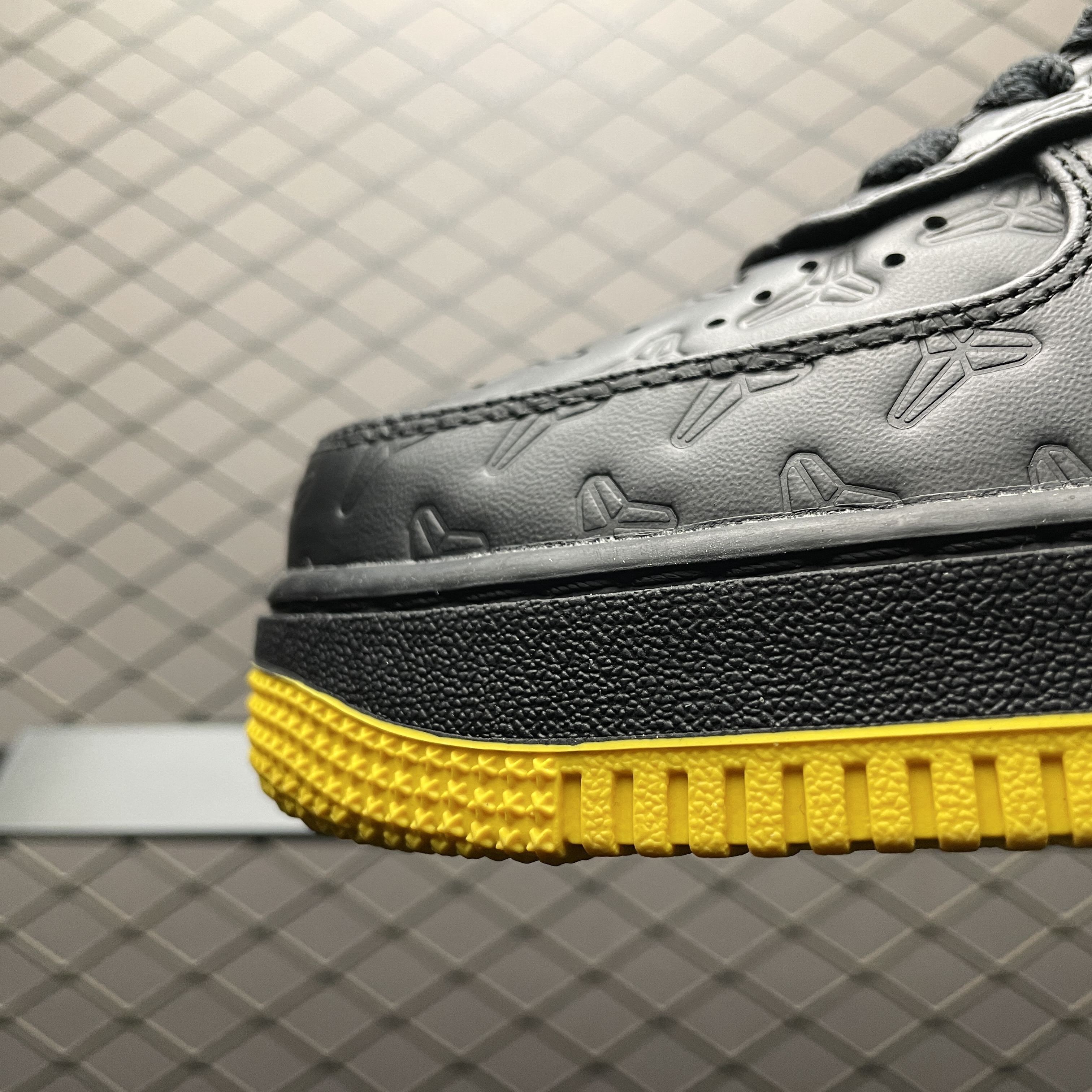 Kobe Bryant × Nike Air Force 1 Low "Black/Varsity Maize" (HV5122-001)