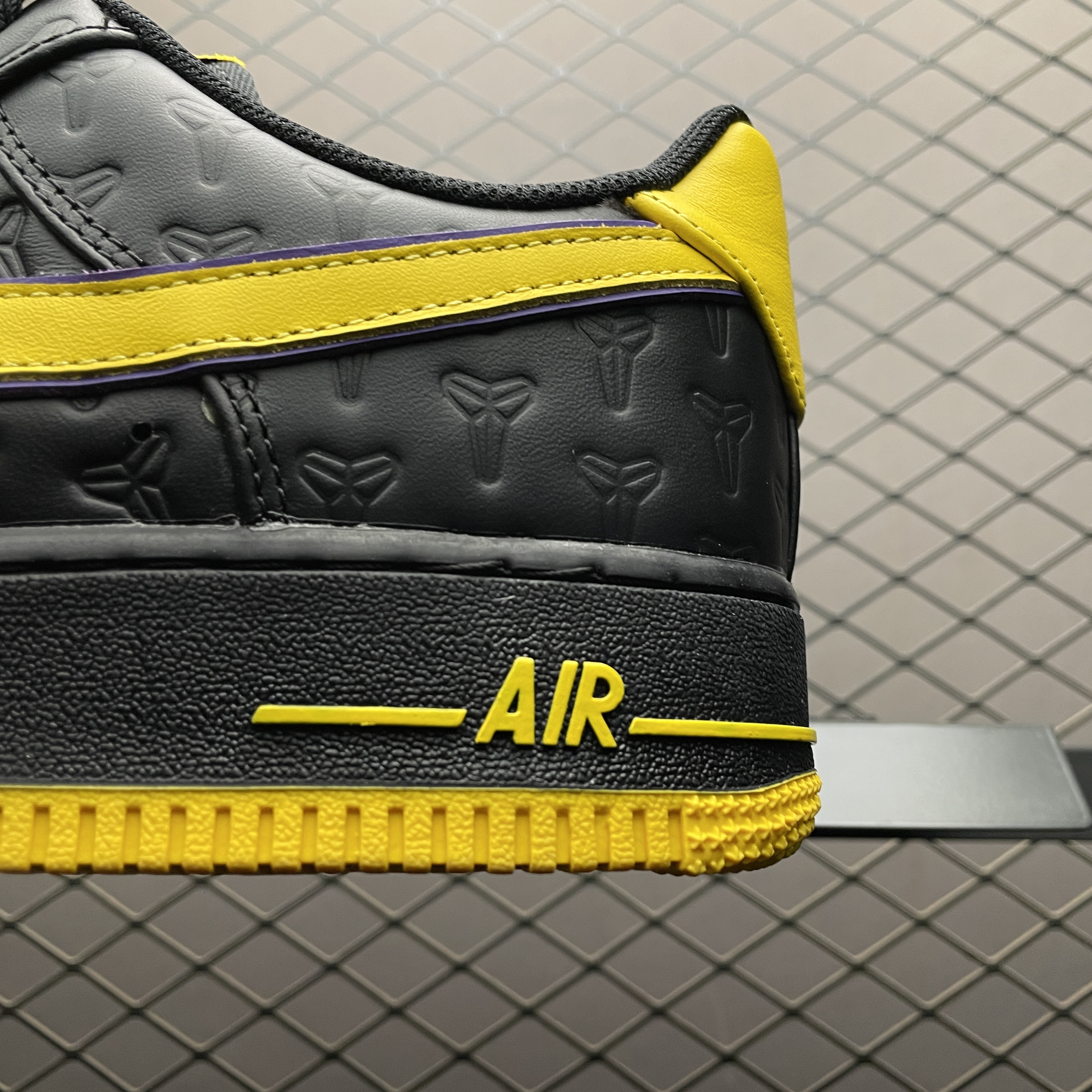Kobe Bryant × Nike Air Force 1 Low "Black/Varsity Maize" (HV5122-001)