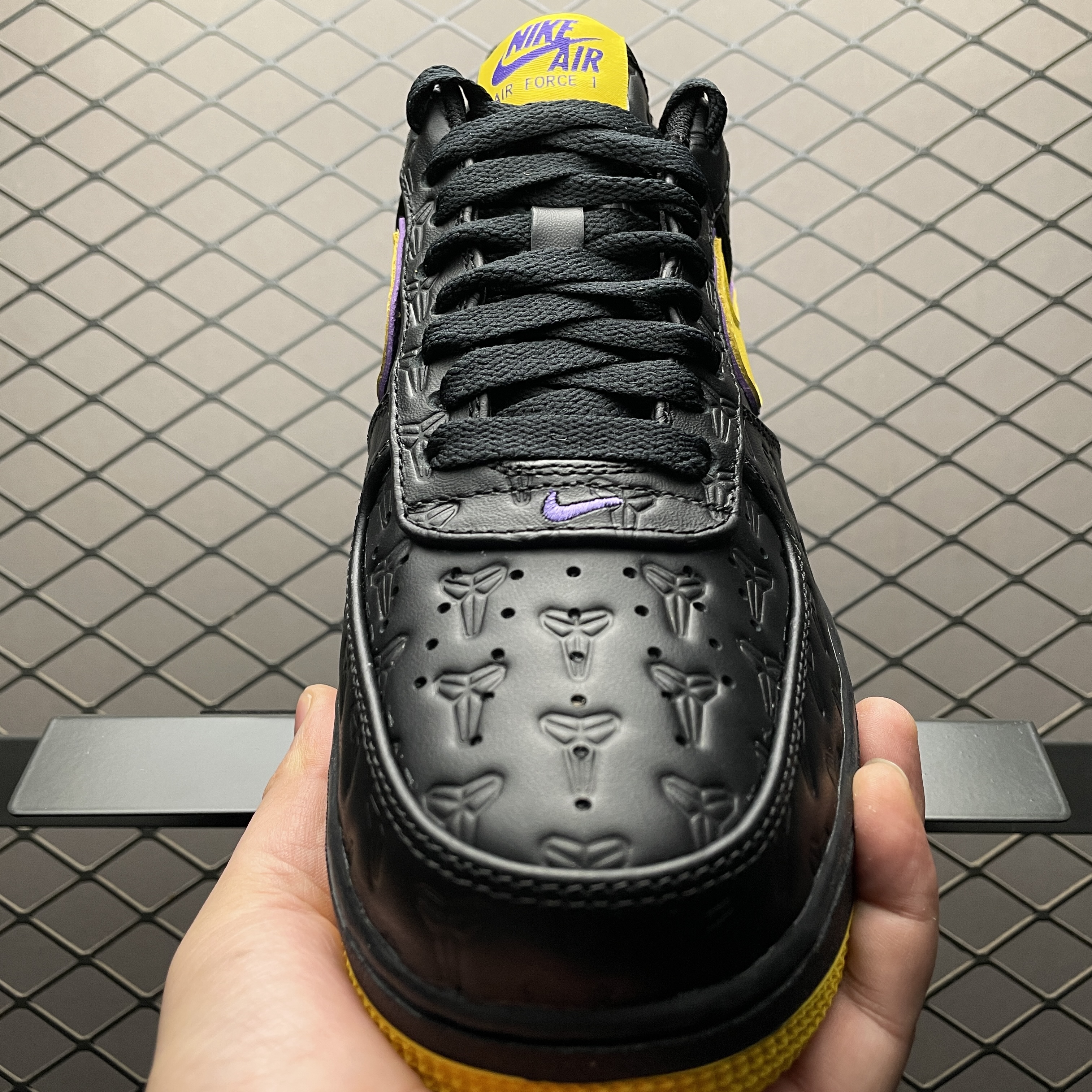 Kobe Bryant × Nike Air Force 1 Low "Black/Varsity Maize" (HV5122-001)
