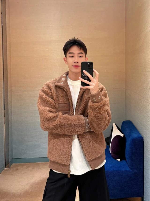 Louis Vuitton Leather patch fleece blouson（1AFXTM）