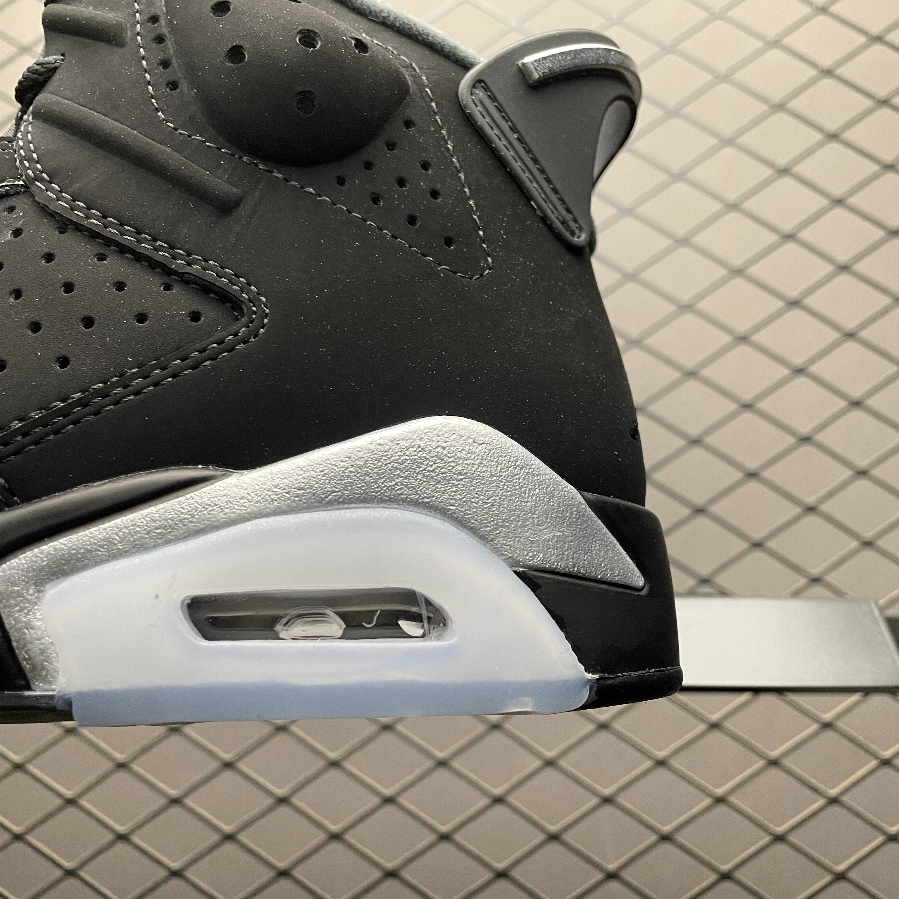 Nike Air Jordan 6 Retro "Metallic Silver" (DX2836-001)