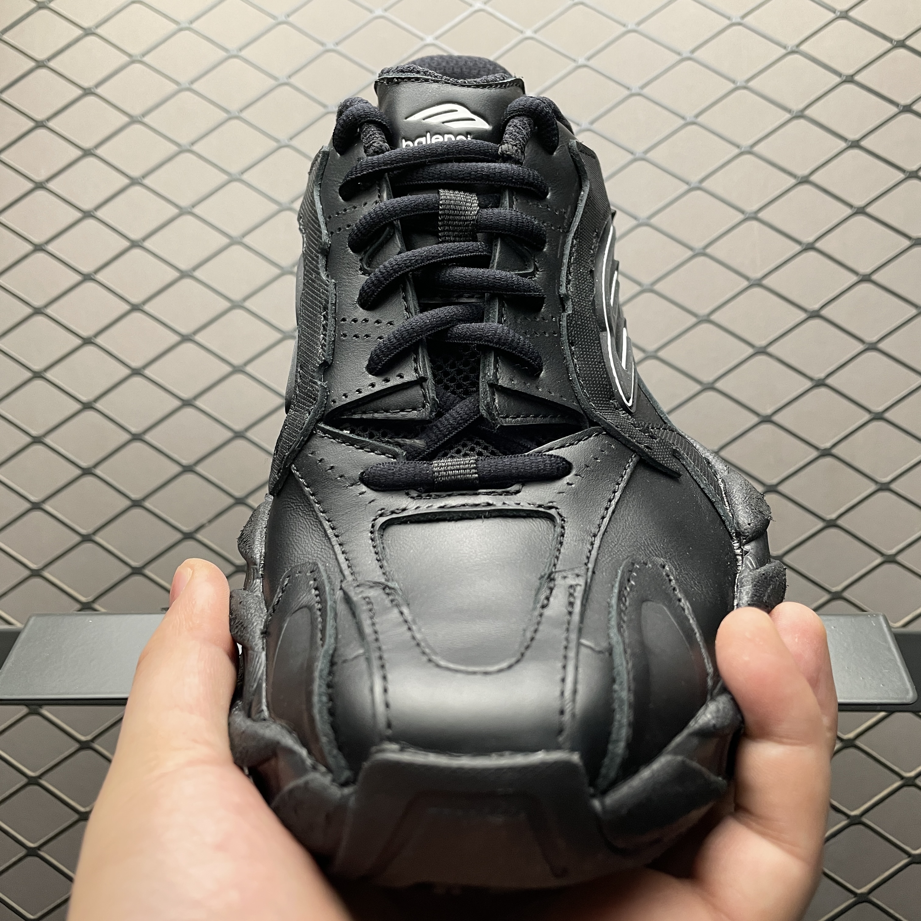 BALENCIAGA Monday Shoe "Black"（825418WDTSC1000）