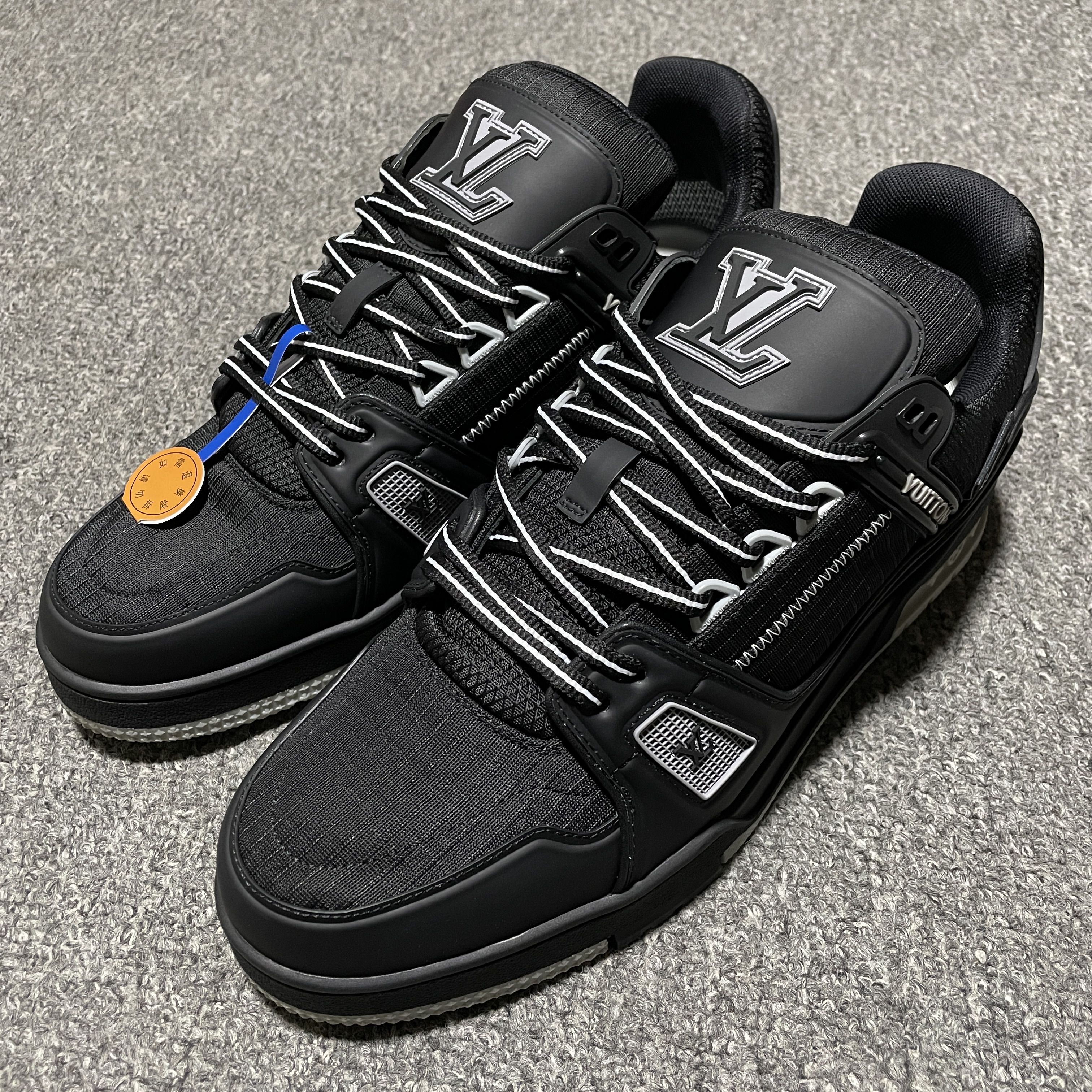 LOUIS VUITTON Trainer Sneakers(1ADEVW)