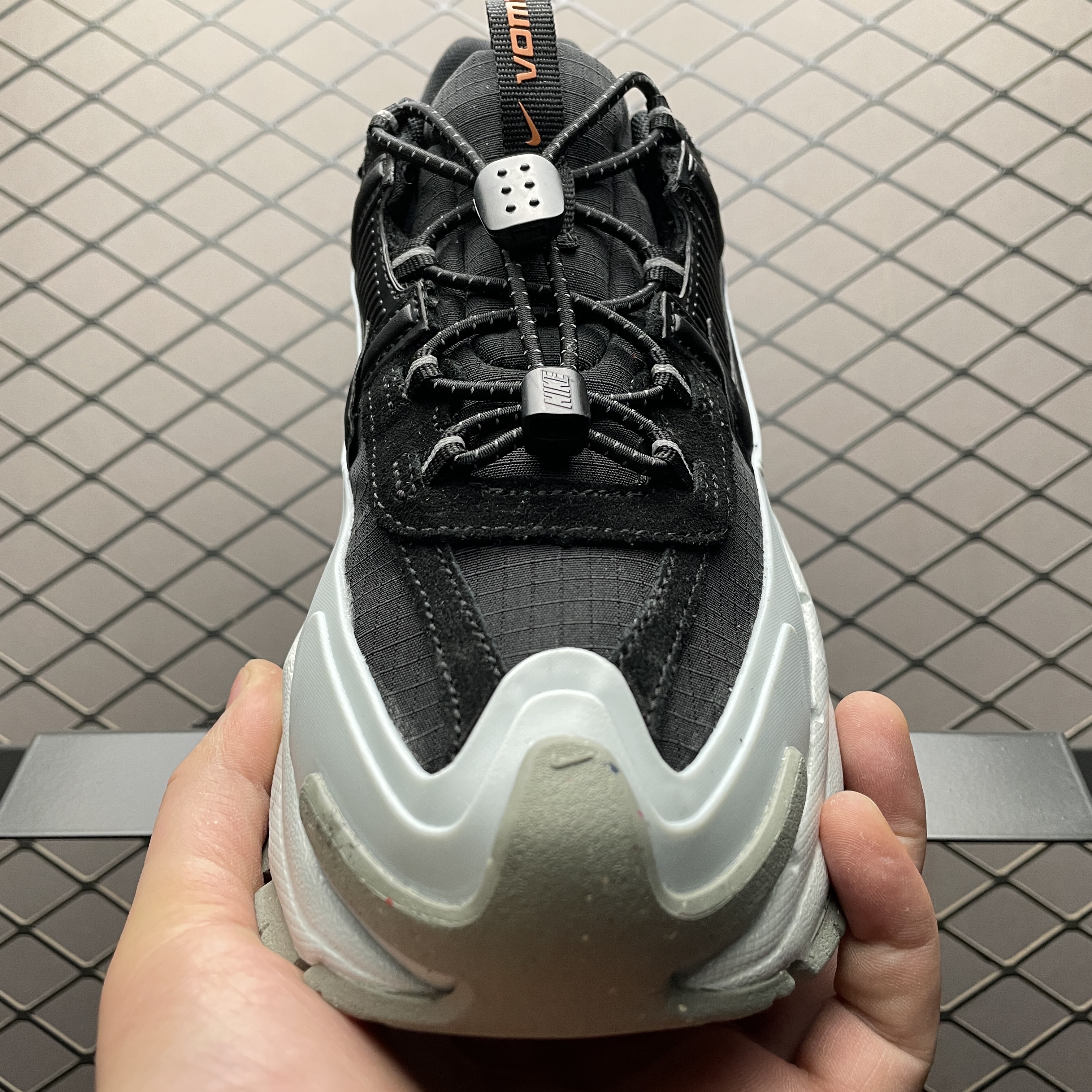 Nike Zoom Vomero 5 Roam "Black/Light Silver"(FV2295-001)