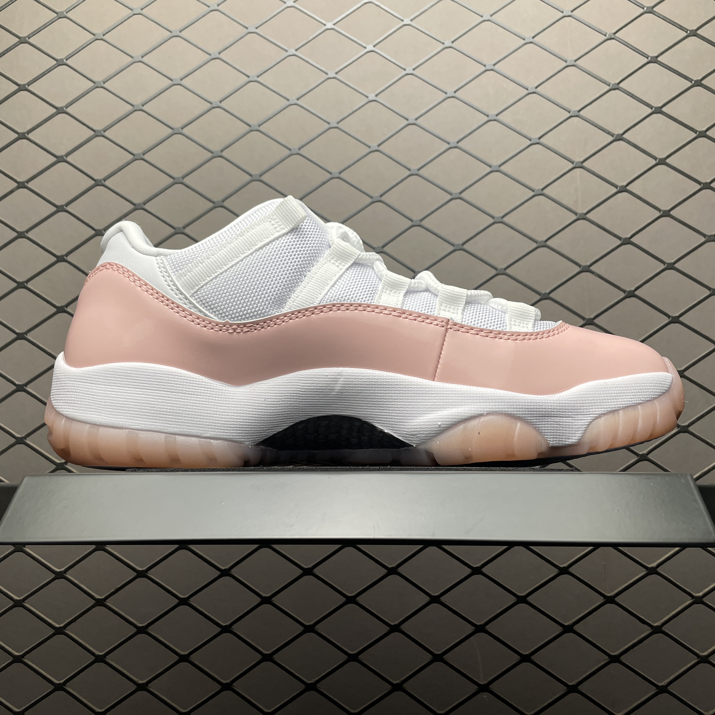 Nike Air Jordan 11 Retro Low "Legend Pink"(AH7860-160)