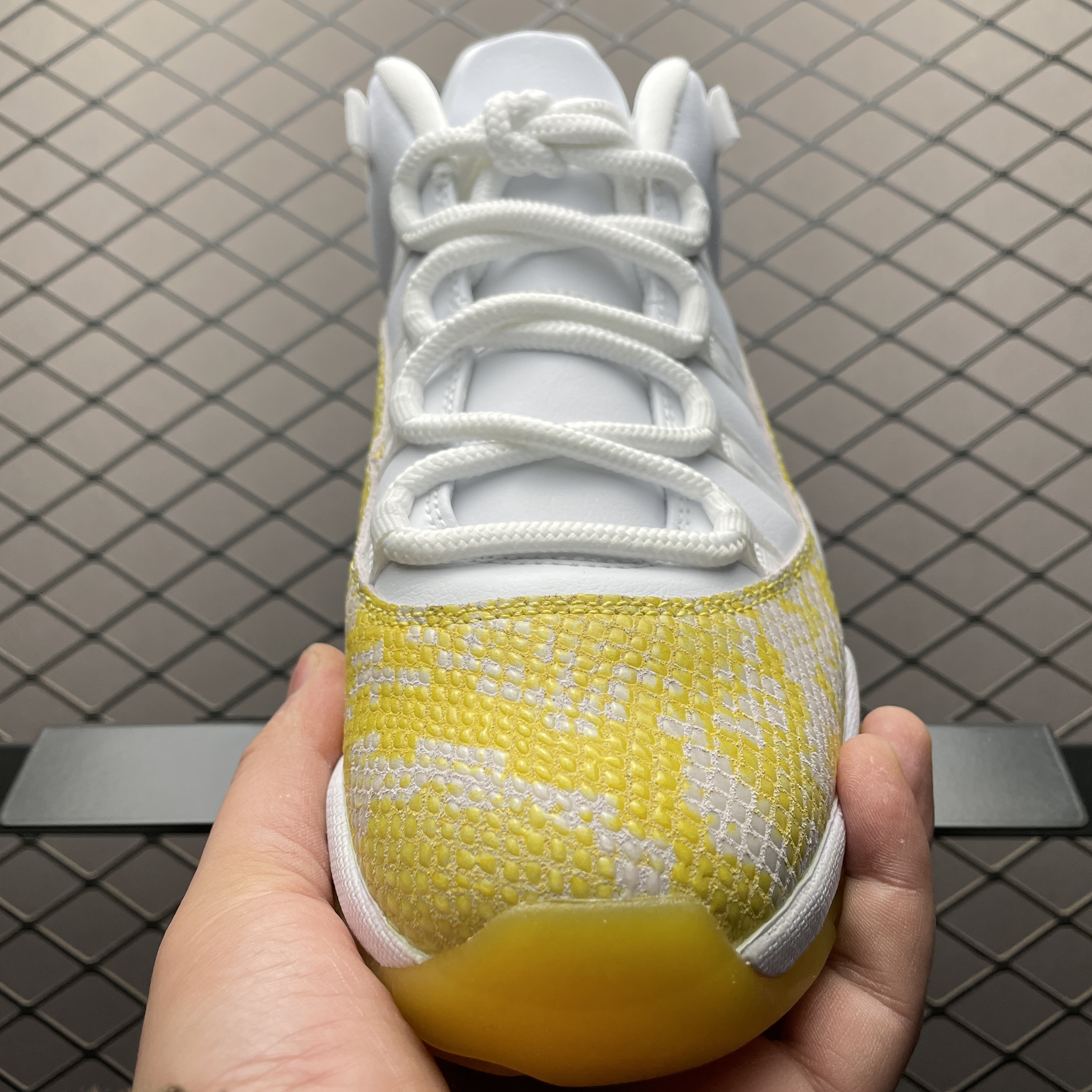 Nike  Air Jordan 11 Retro Low "Yellow Snake Skin"(AH7860-107)