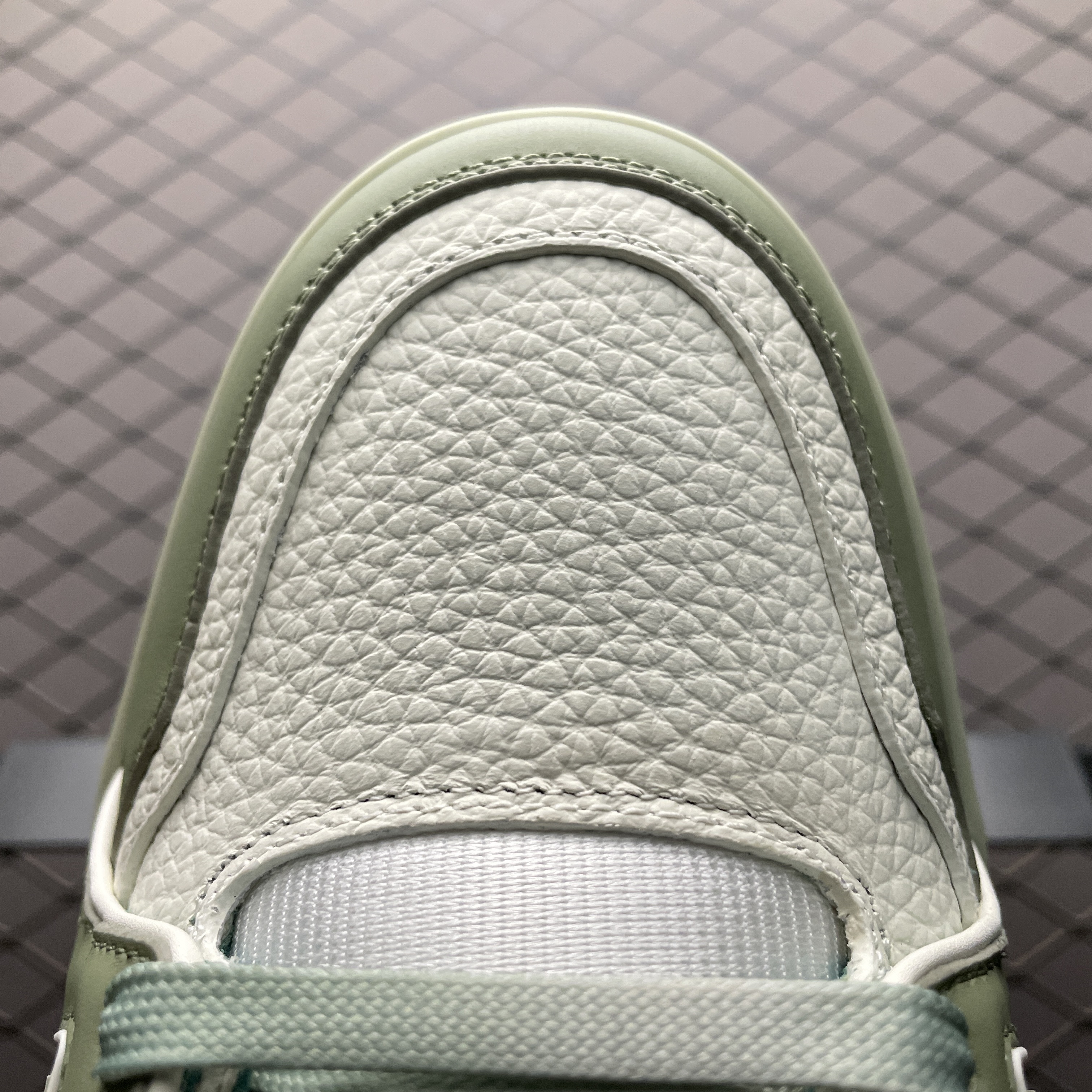 LOUIS VUITTON Trainer Sneakers (1ADHC9)