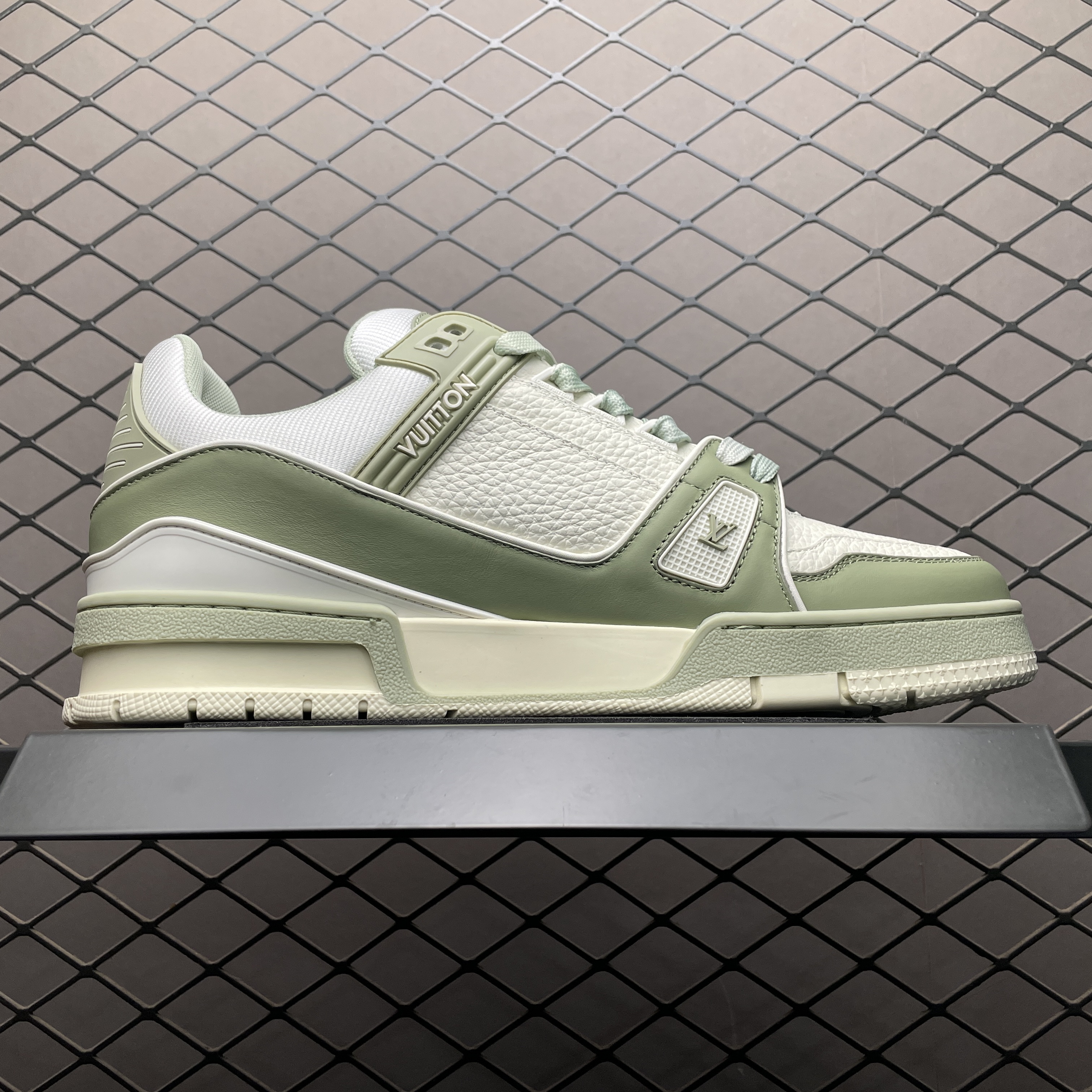 LOUIS VUITTON Trainer Sneakers (1ADHC9)