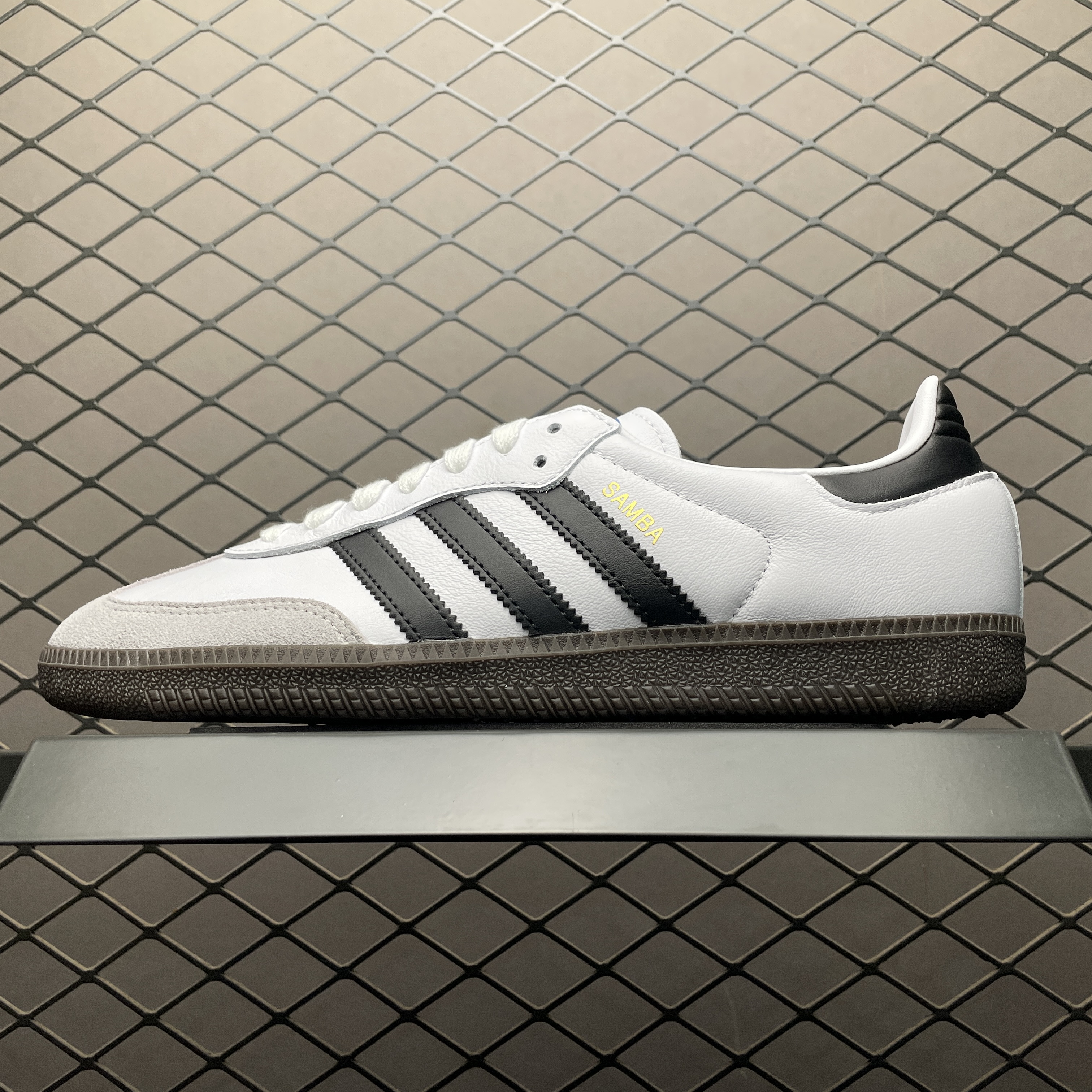 adidas Samba OG "Cloud White/Core Black"（B75806）
