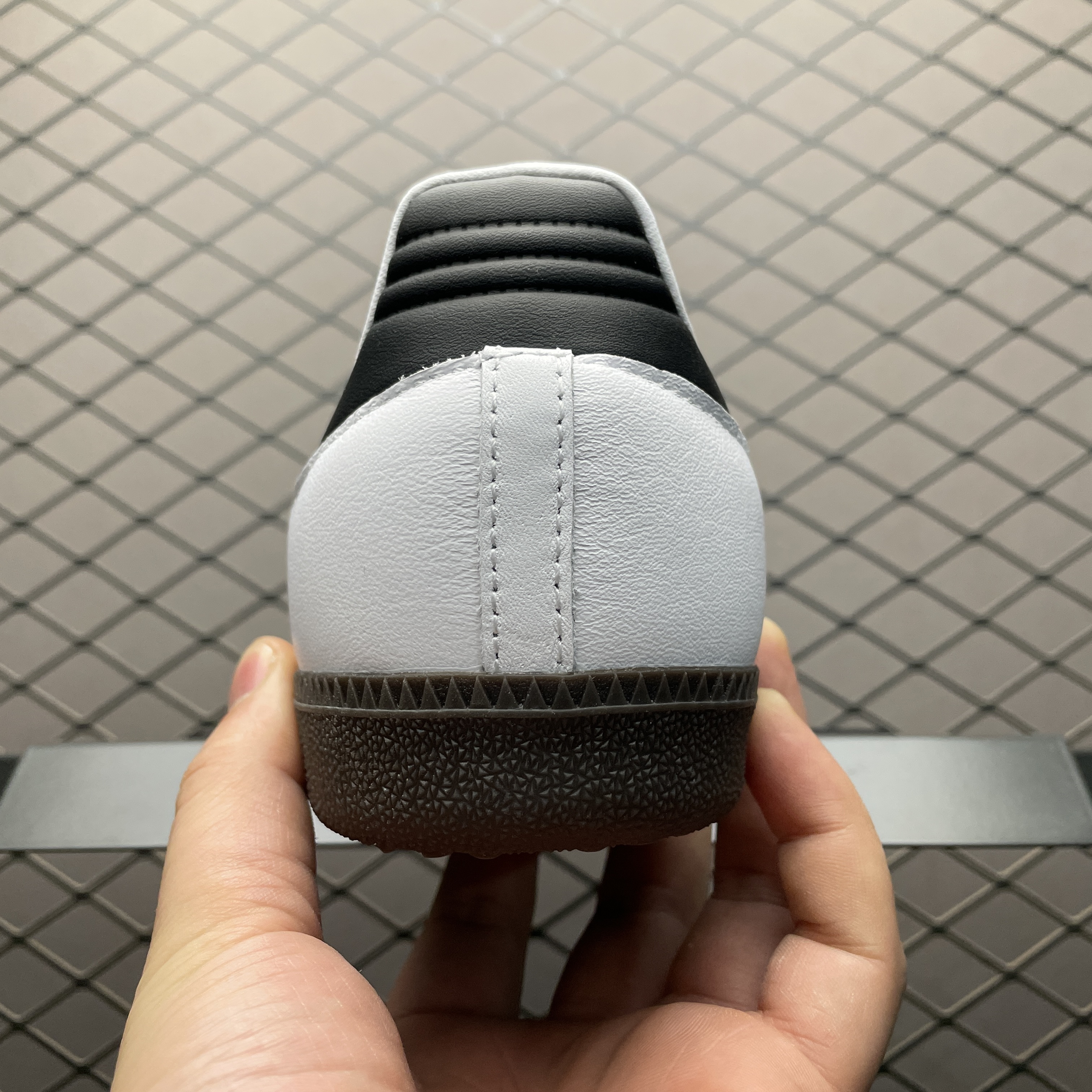 adidas Samba OG "Cloud White/Core Black"（B75806）