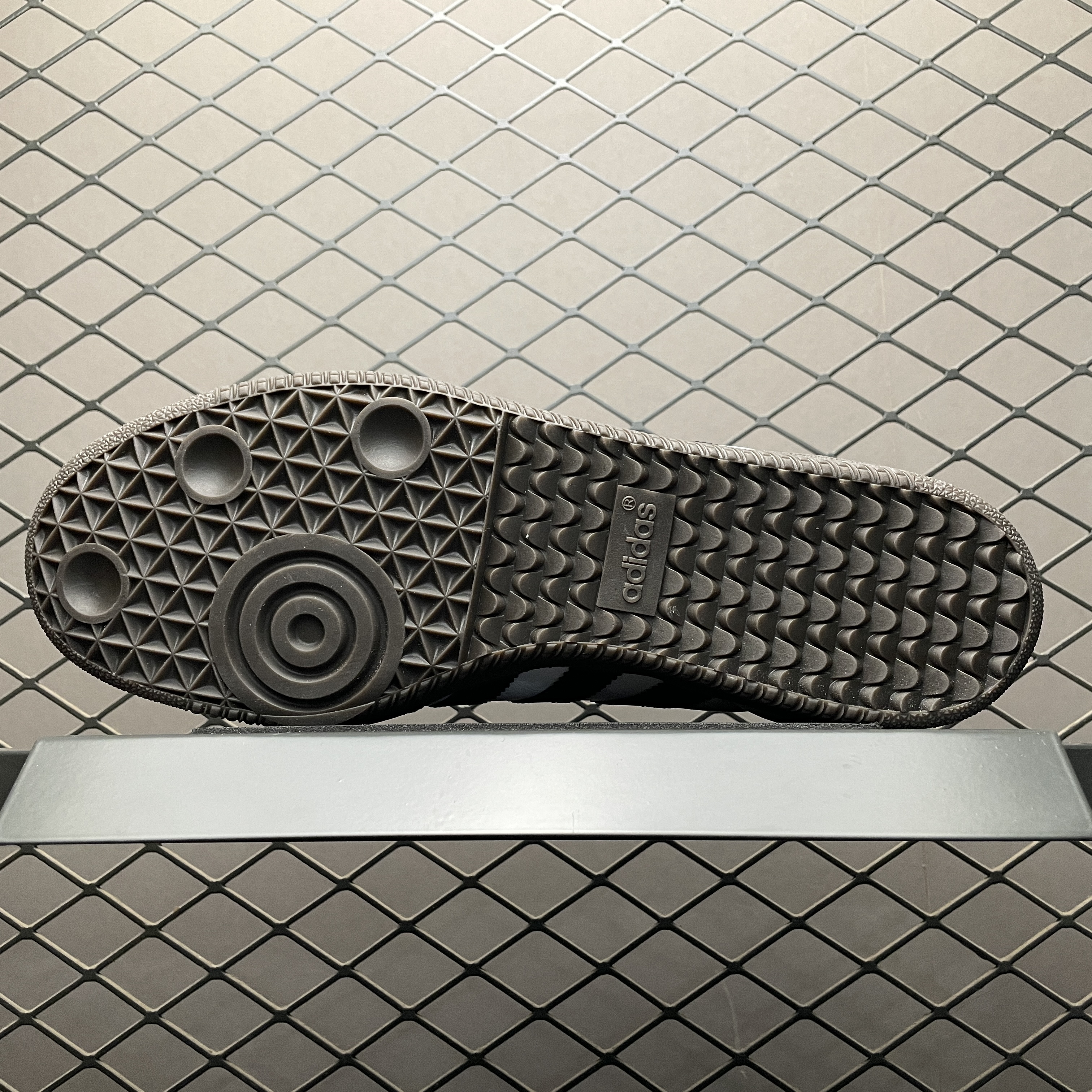 adidas Samba OG "Cloud White/Core Black"（B75806）