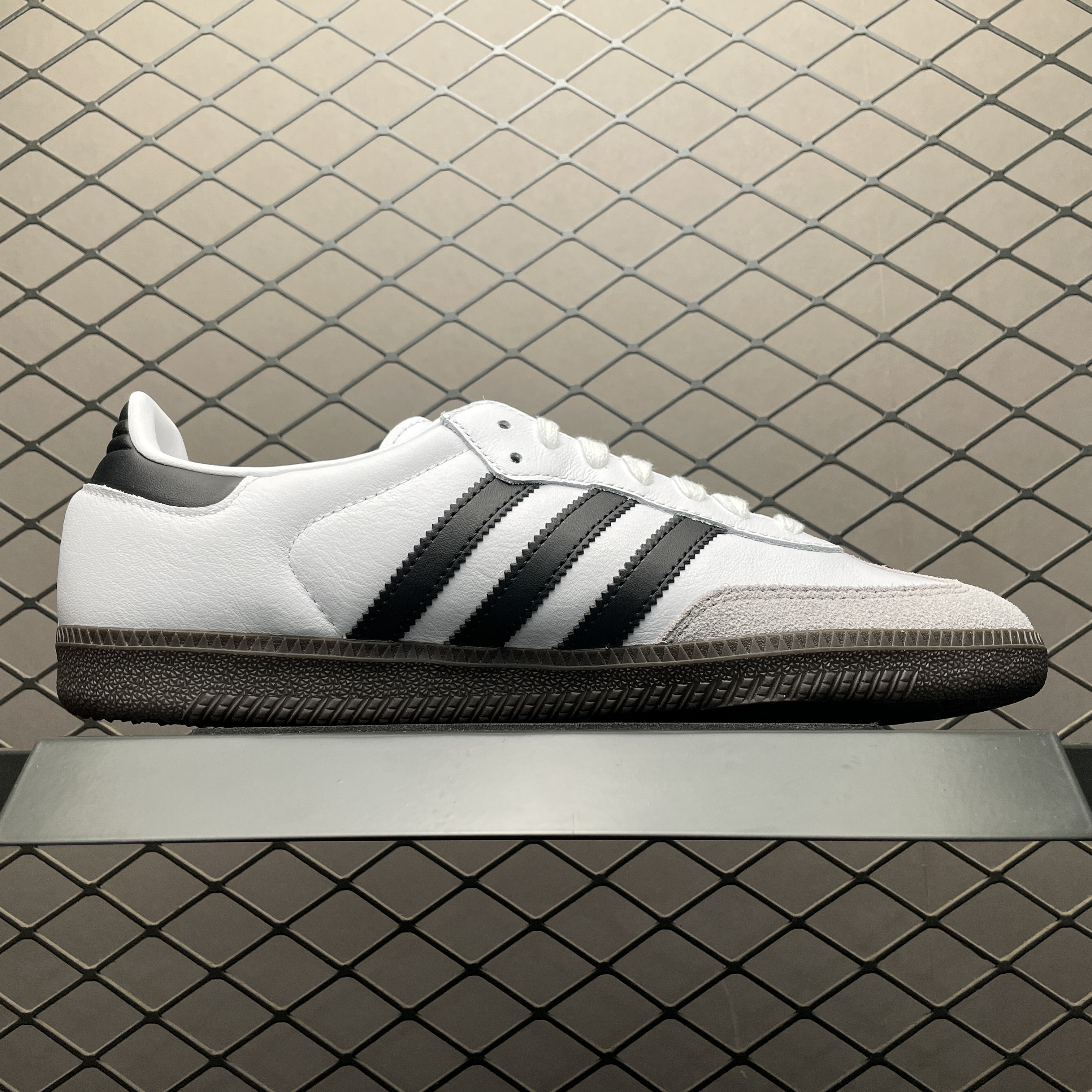 adidas Samba OG "Cloud White/Core Black"（B75806）