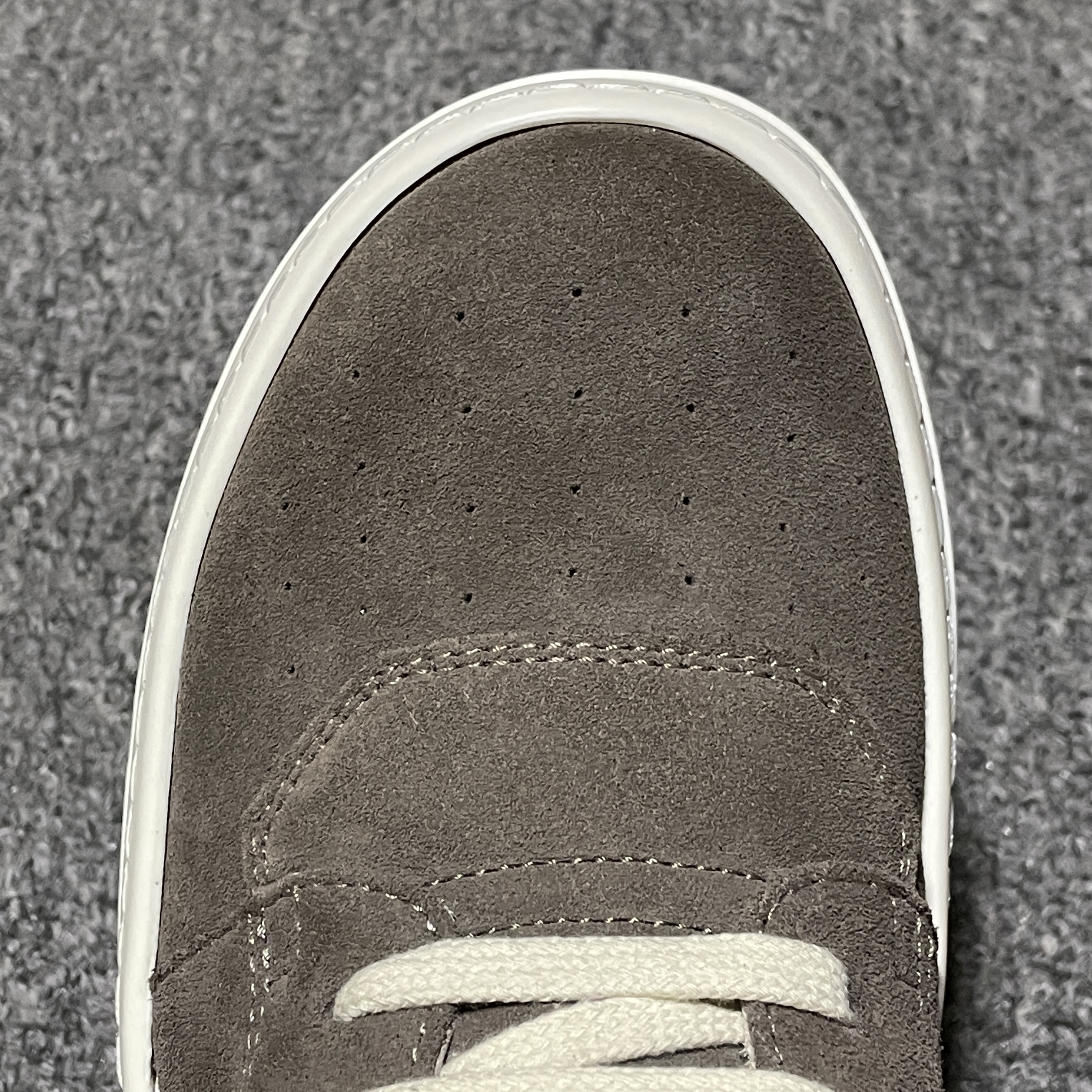 Rick Owens High-Top Lace-Up Sneakers (RU02B2894LCC-3411)