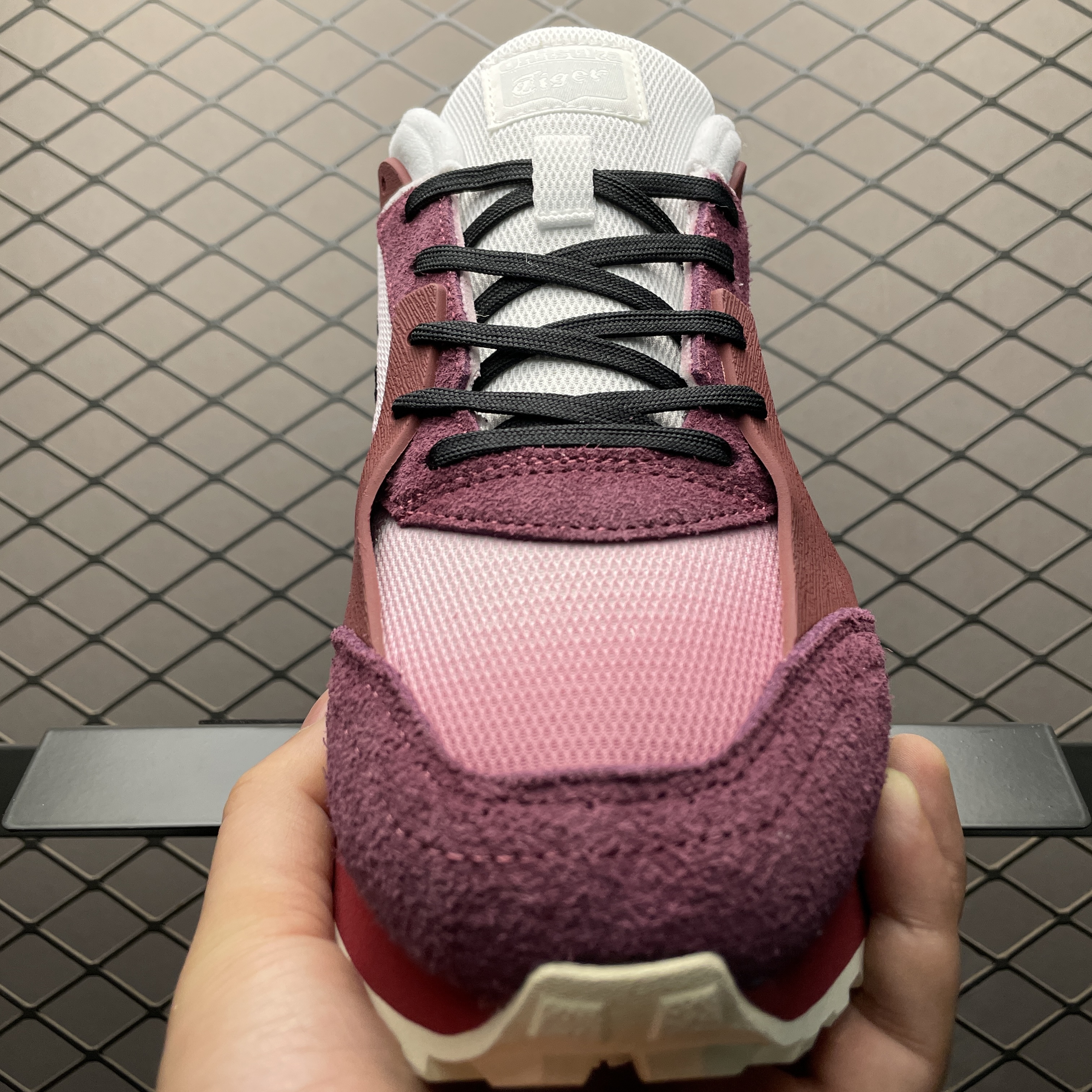 Onitsuka Tiger Moage CO 'Cream Beet Juice' （1183B555-100）