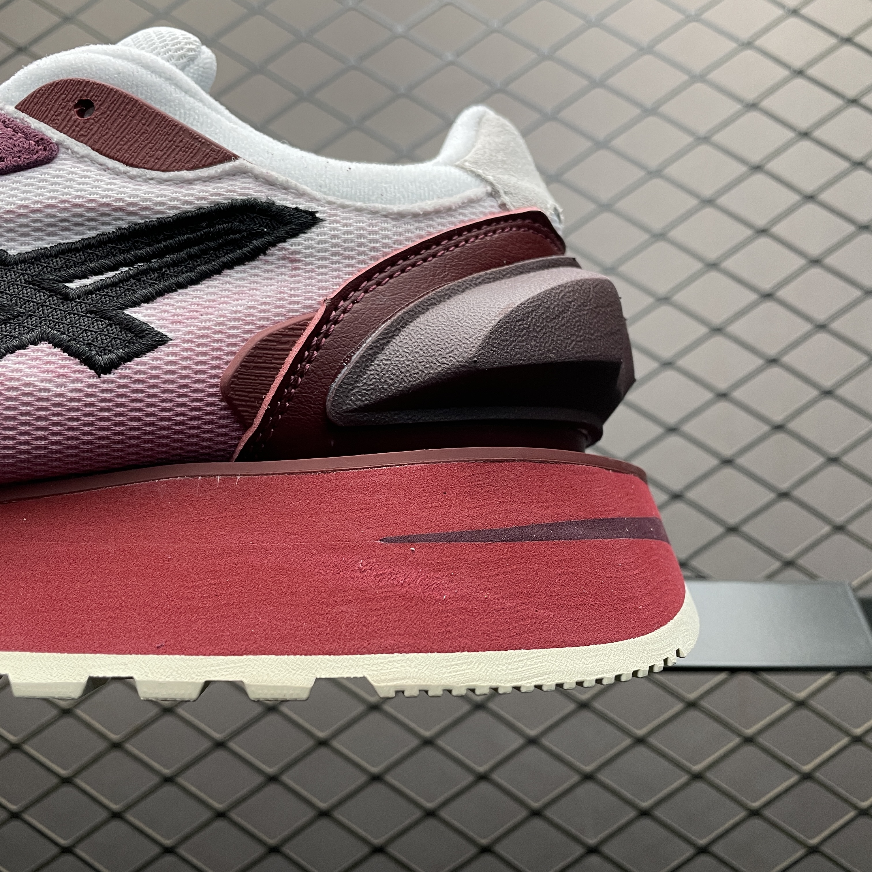 Onitsuka Tiger Moage CO 'Cream Beet Juice' （1183B555-100）