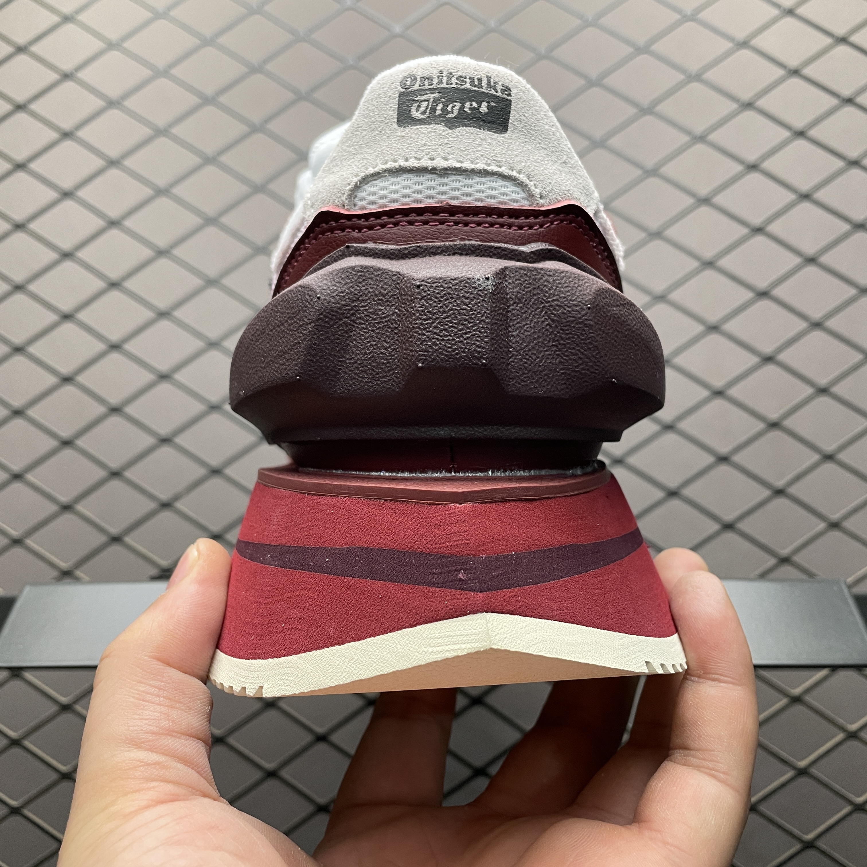 Onitsuka Tiger Moage CO 'Cream Beet Juice' （1183B555-100）