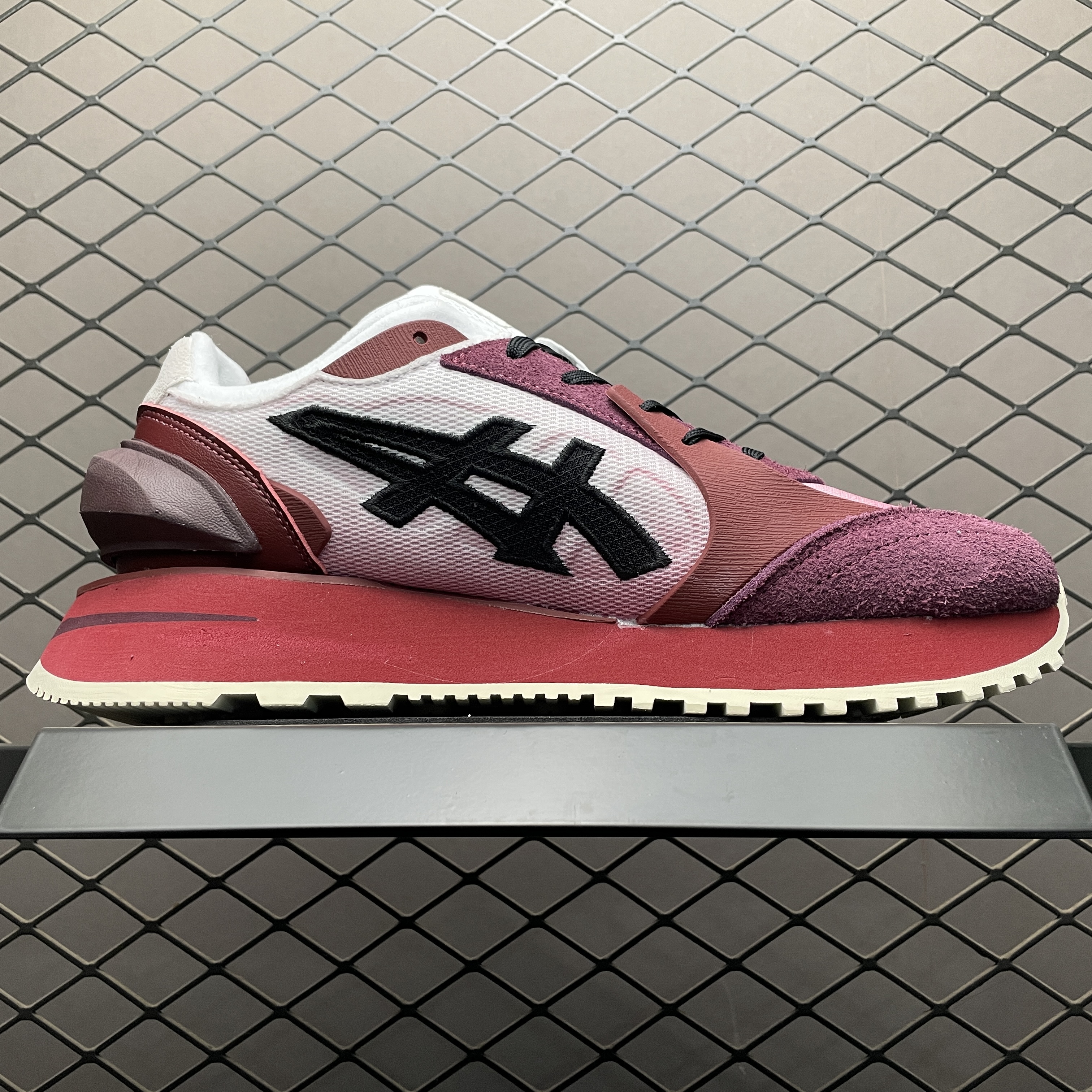 Onitsuka Tiger Moage CO 'Cream Beet Juice' （1183B555-100）