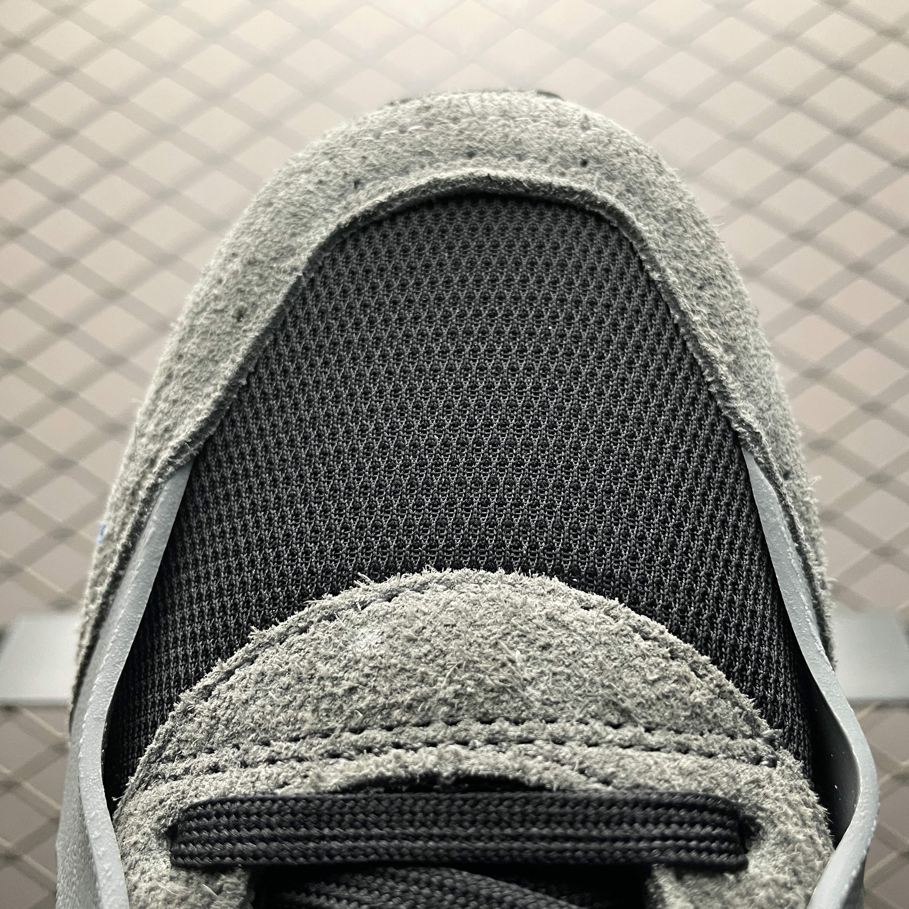 Onitsuka Tiger Moage CO "Black/Carrier Grey"（1183B555-001）