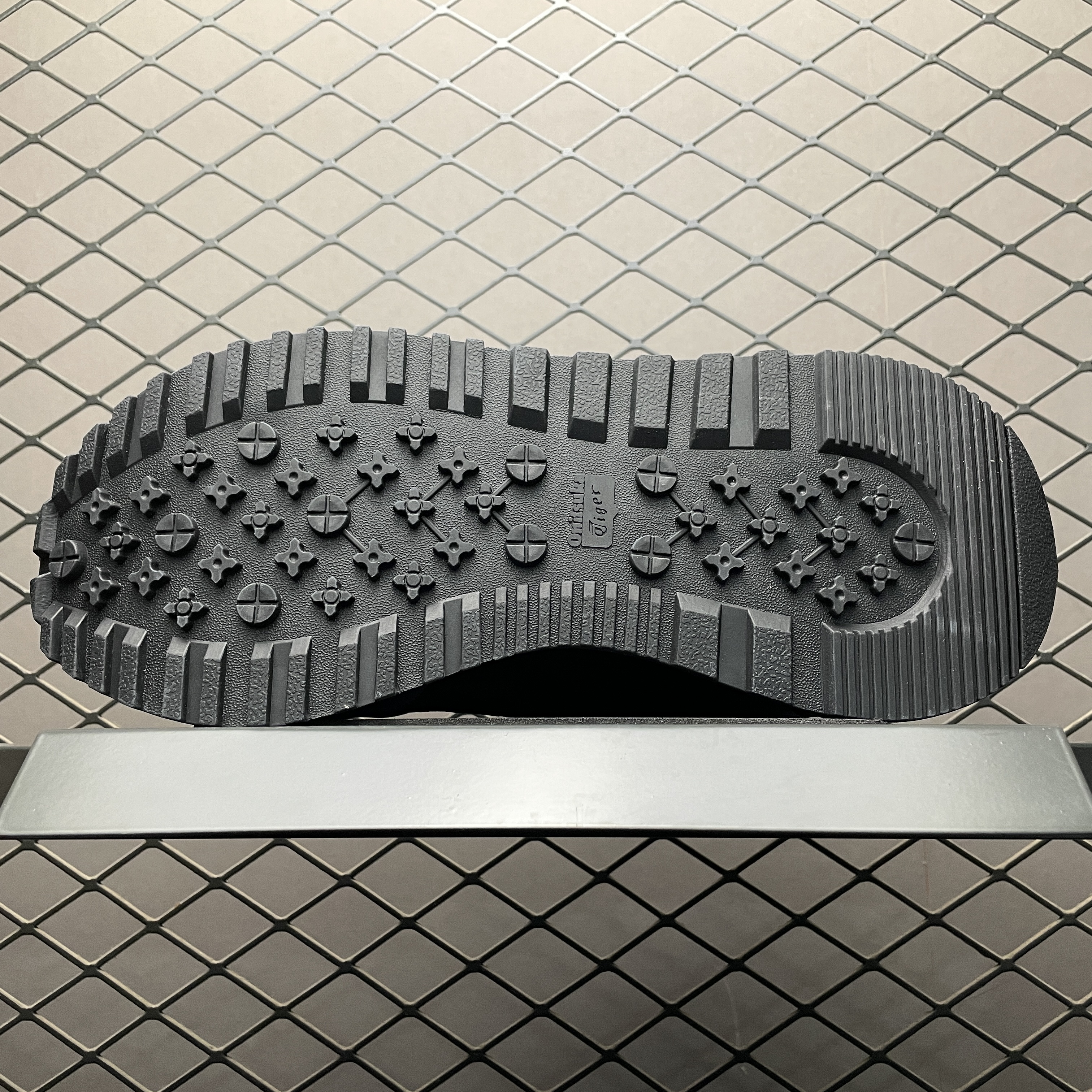 Onitsuka Tiger Moage CO "Black/Carrier Grey"（1183B555-001）