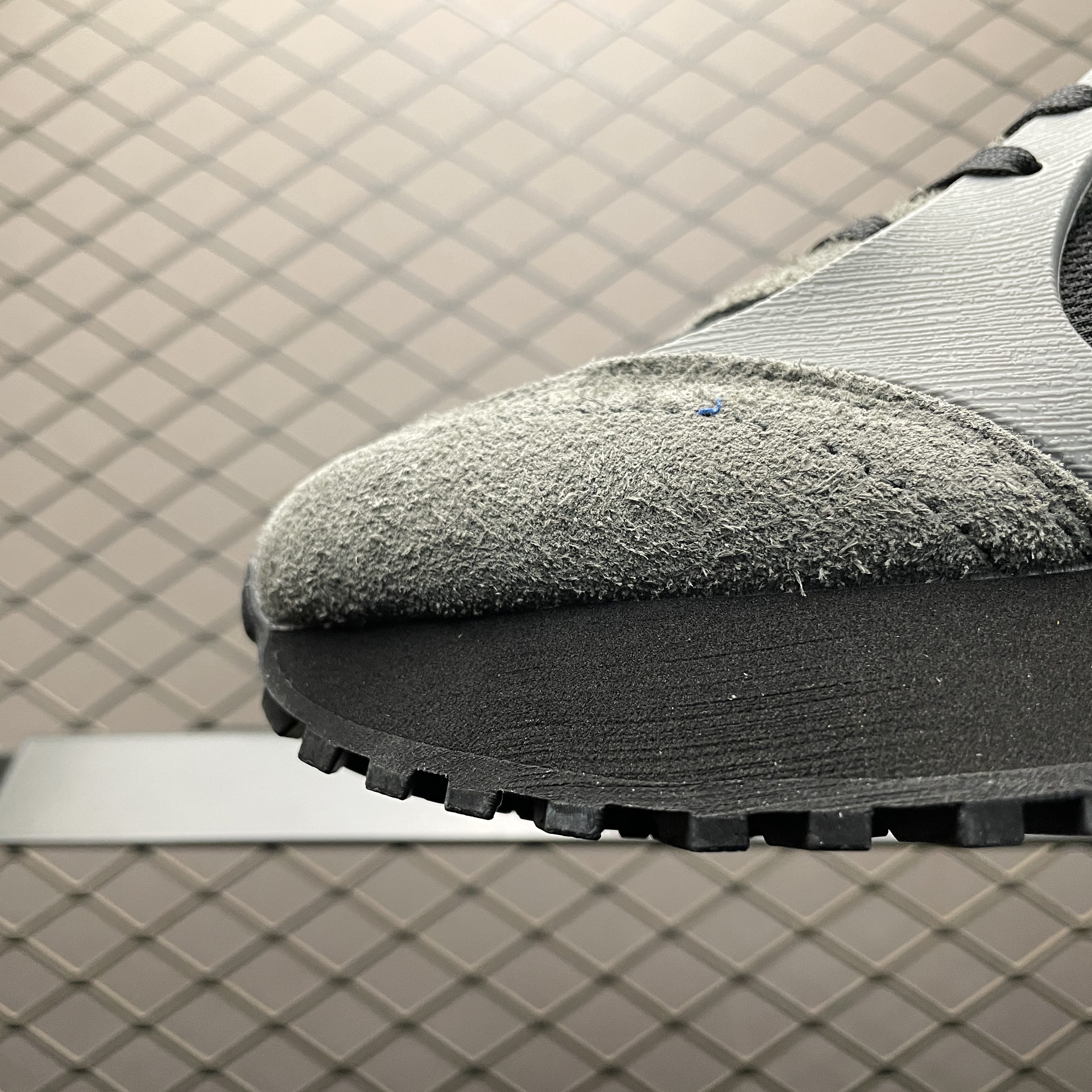 Onitsuka Tiger Moage CO "Black/Carrier Grey"（1183B555-001）