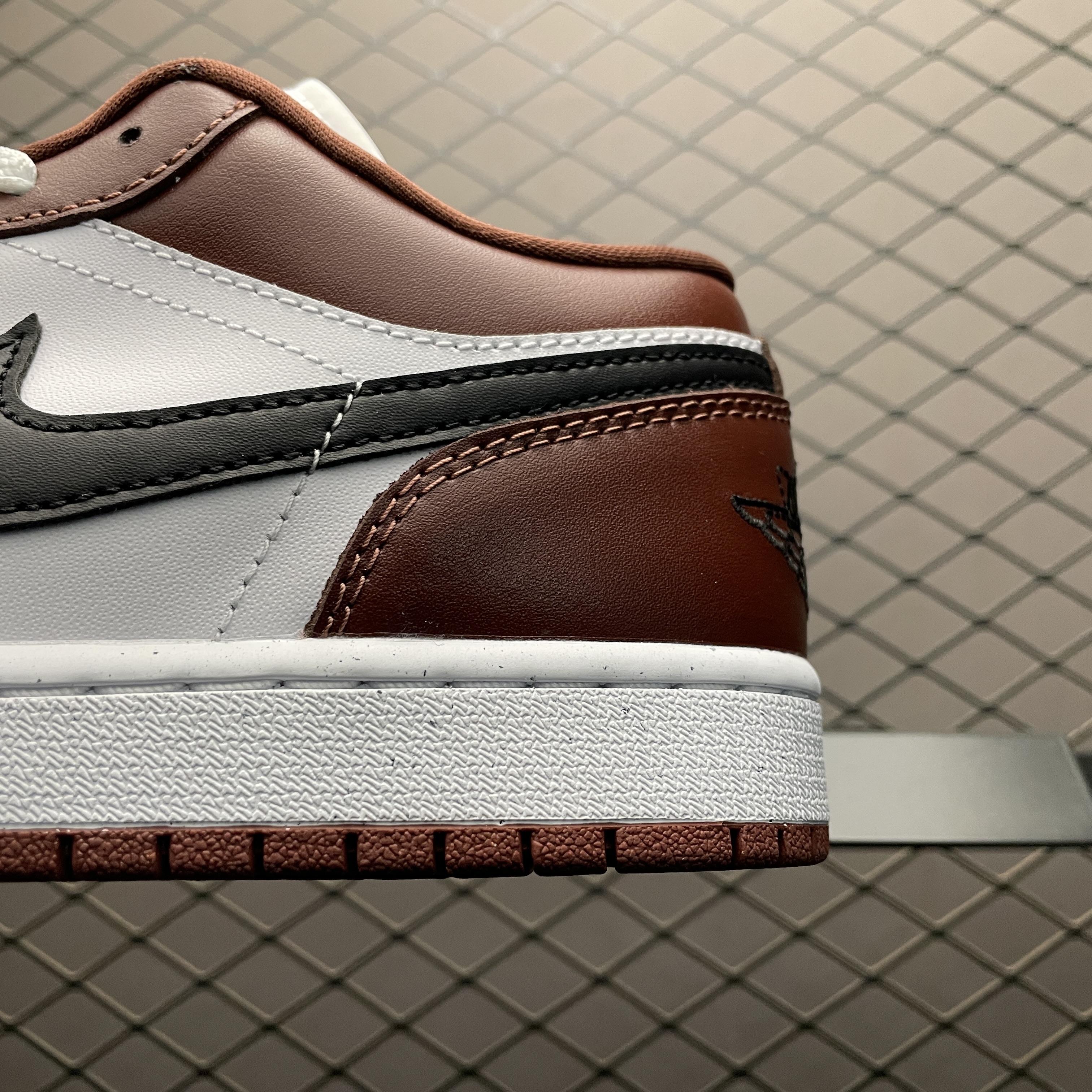 Nike Air Jordan 1 Low SE "Dark Pony"（HF3148-102）