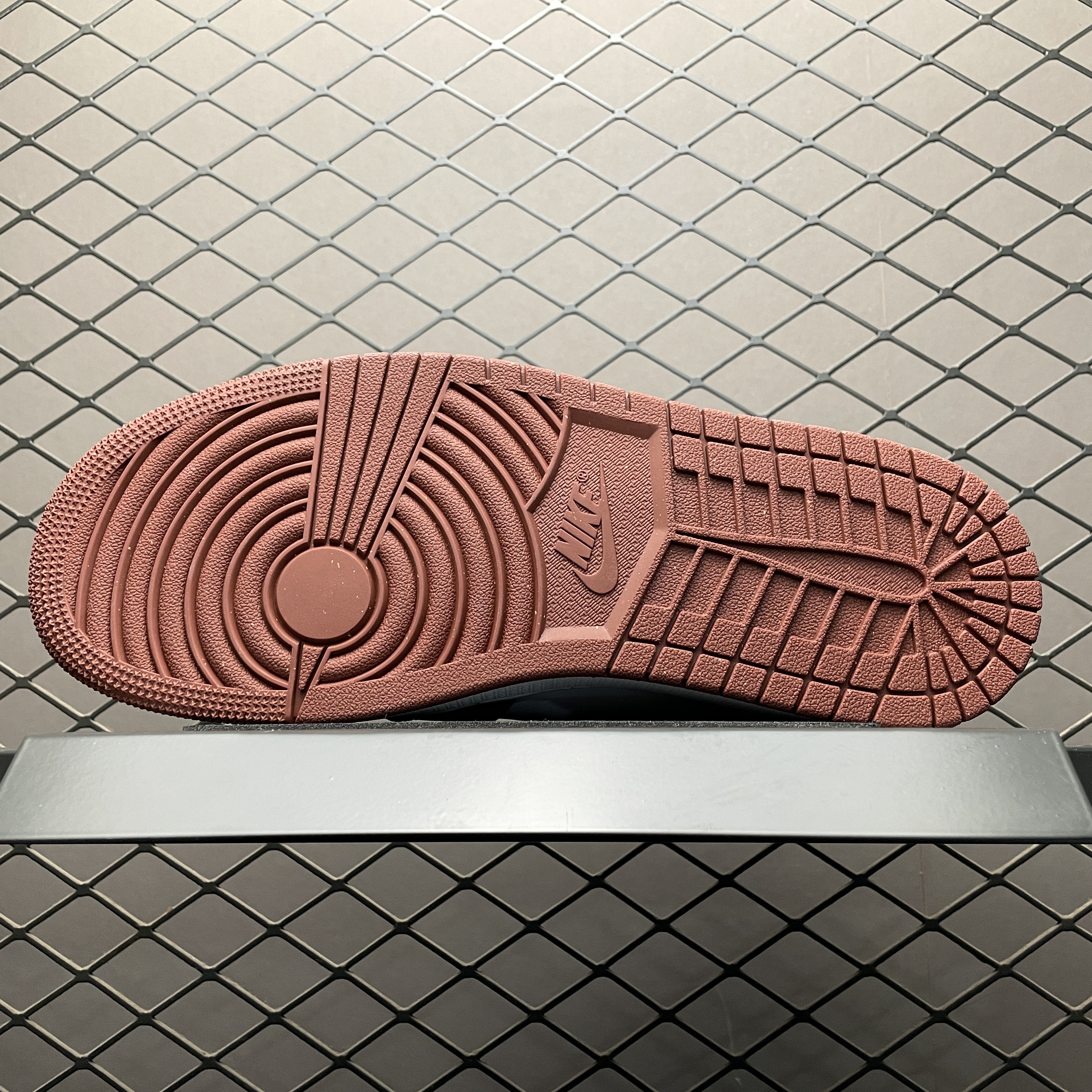 Nike Air Jordan 1 Low SE "Dark Pony"（HF3148-102）