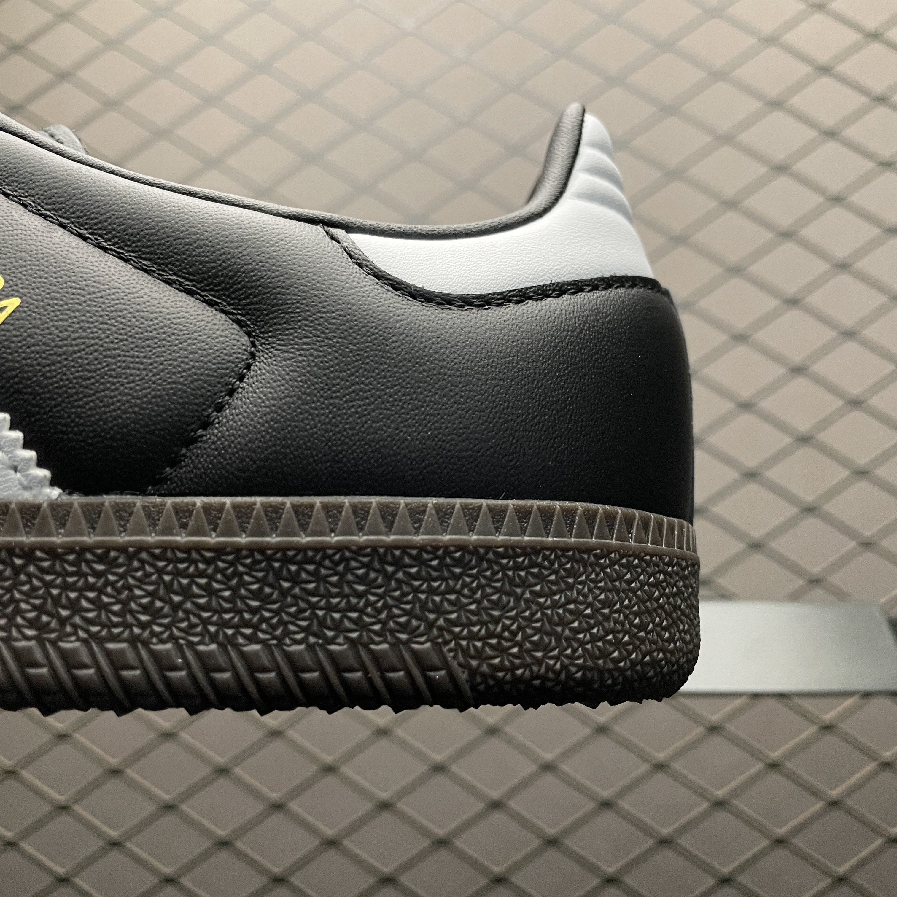 adidas Samba Irak "Core Black/Gum"（GX4041）